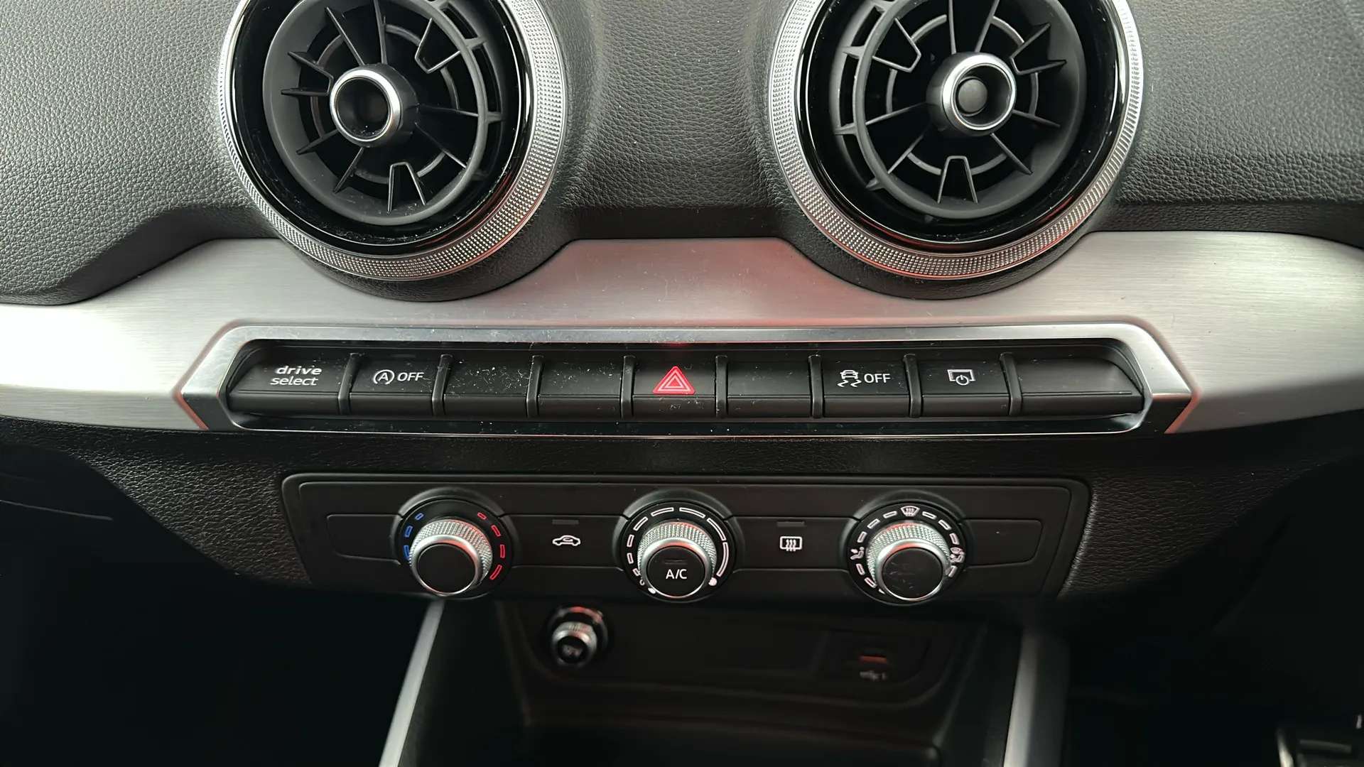 2023 AUDI Q2 2023 AUDI Q2