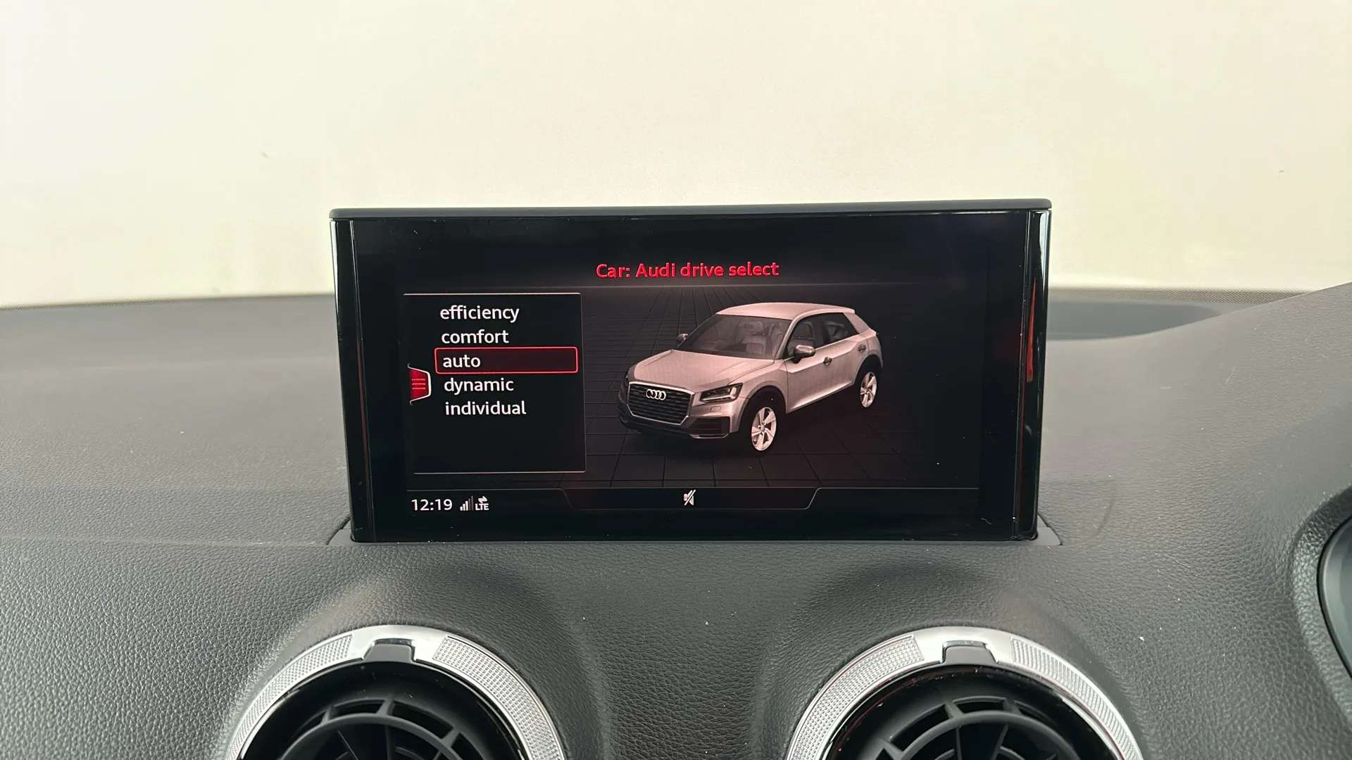 2023 AUDI Q2 2023 AUDI Q2