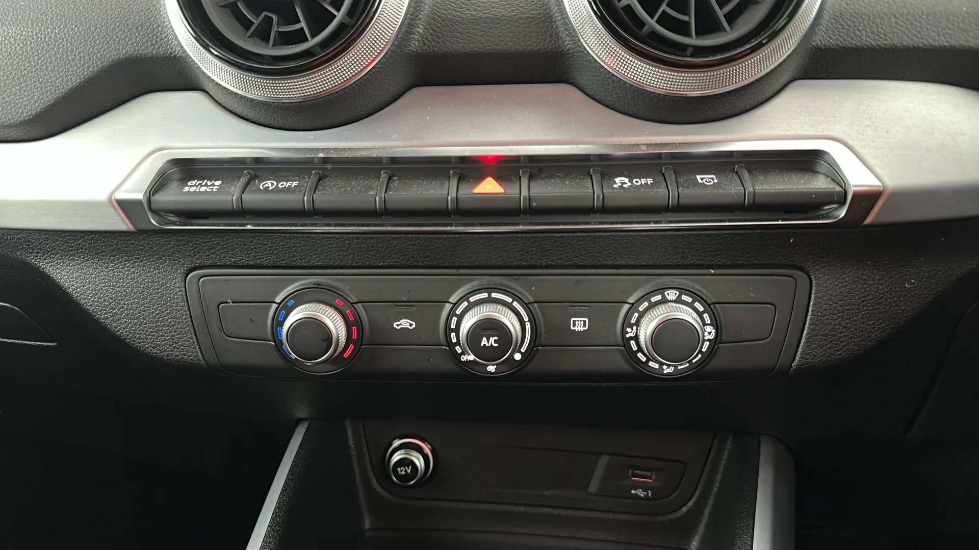 2023 AUDI Q2 2023 AUDI Q2