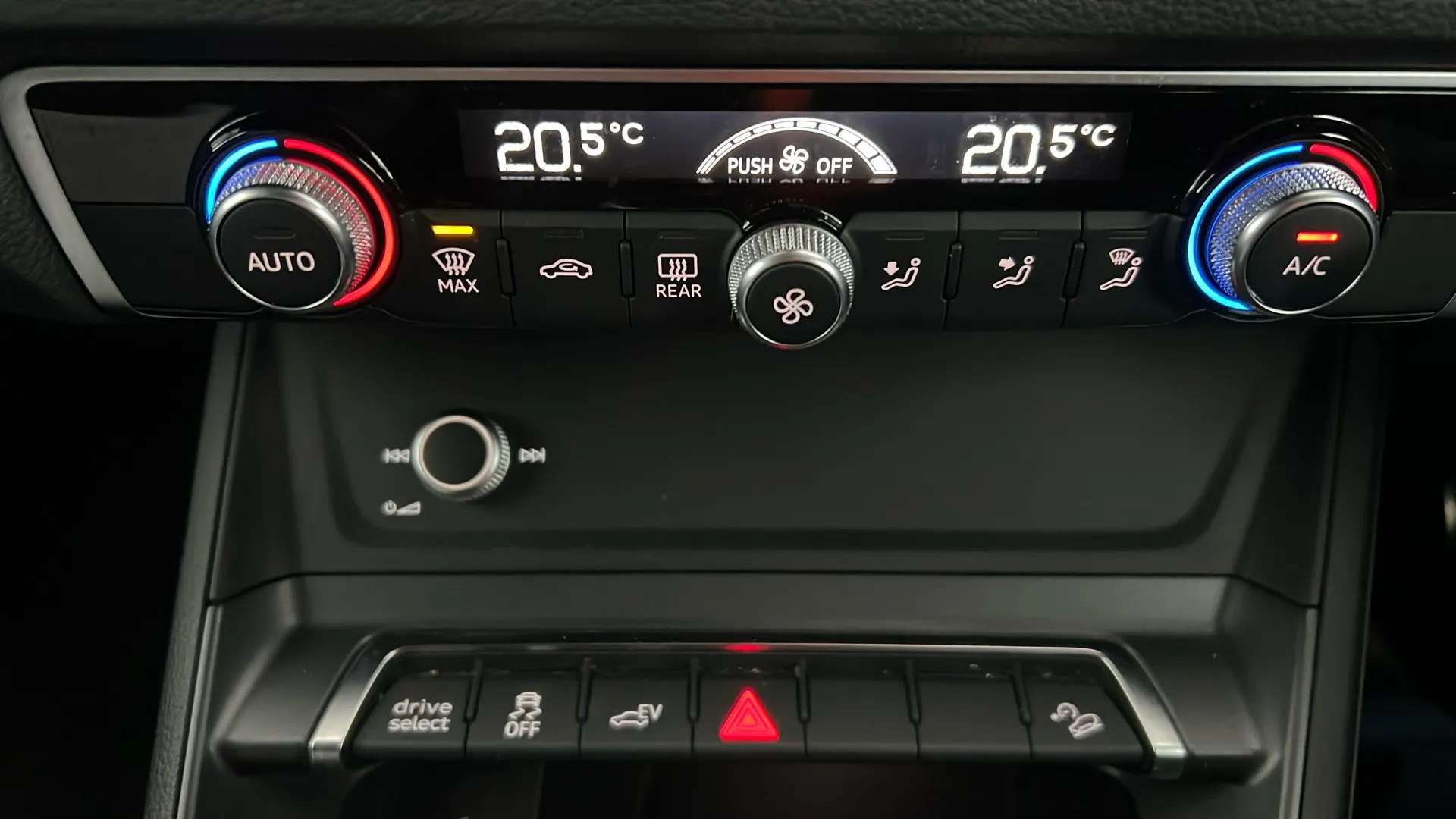 2022 AUDI Q3 2022 AUDI Q3