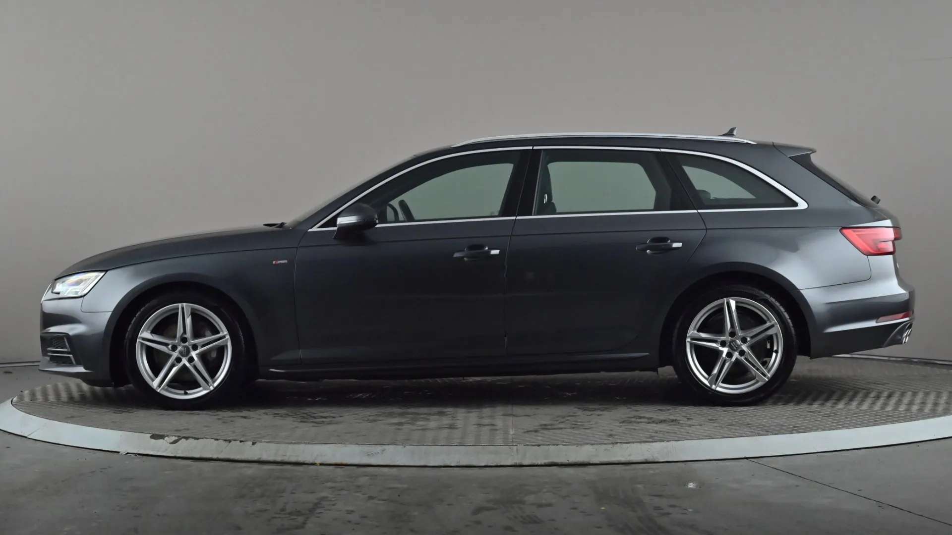 A 2016 AUDI A4 3.0 TDI Quattro S Line S Tronic A 2016 AUDI A4 3.0 TDI Quattro S Line S Tronic