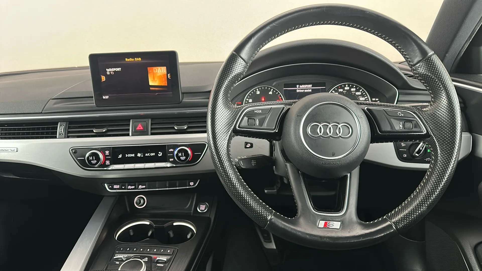 2016 AUDI A4 2016 AUDI A4