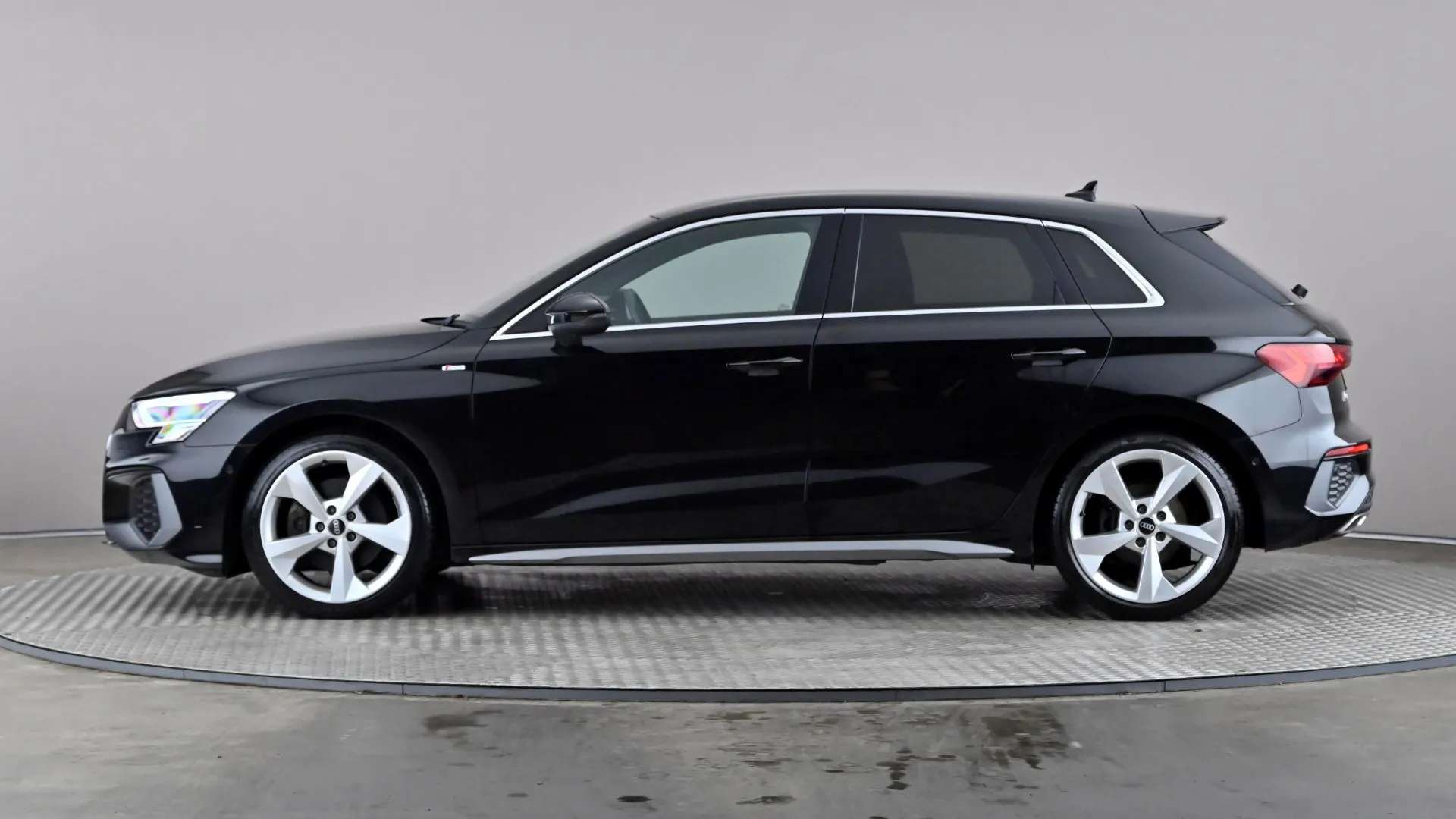 A 2021 AUDI A3 35 TFSI S Line S Tronic A 2021 AUDI A3 35 TFSI S Line S Tronic