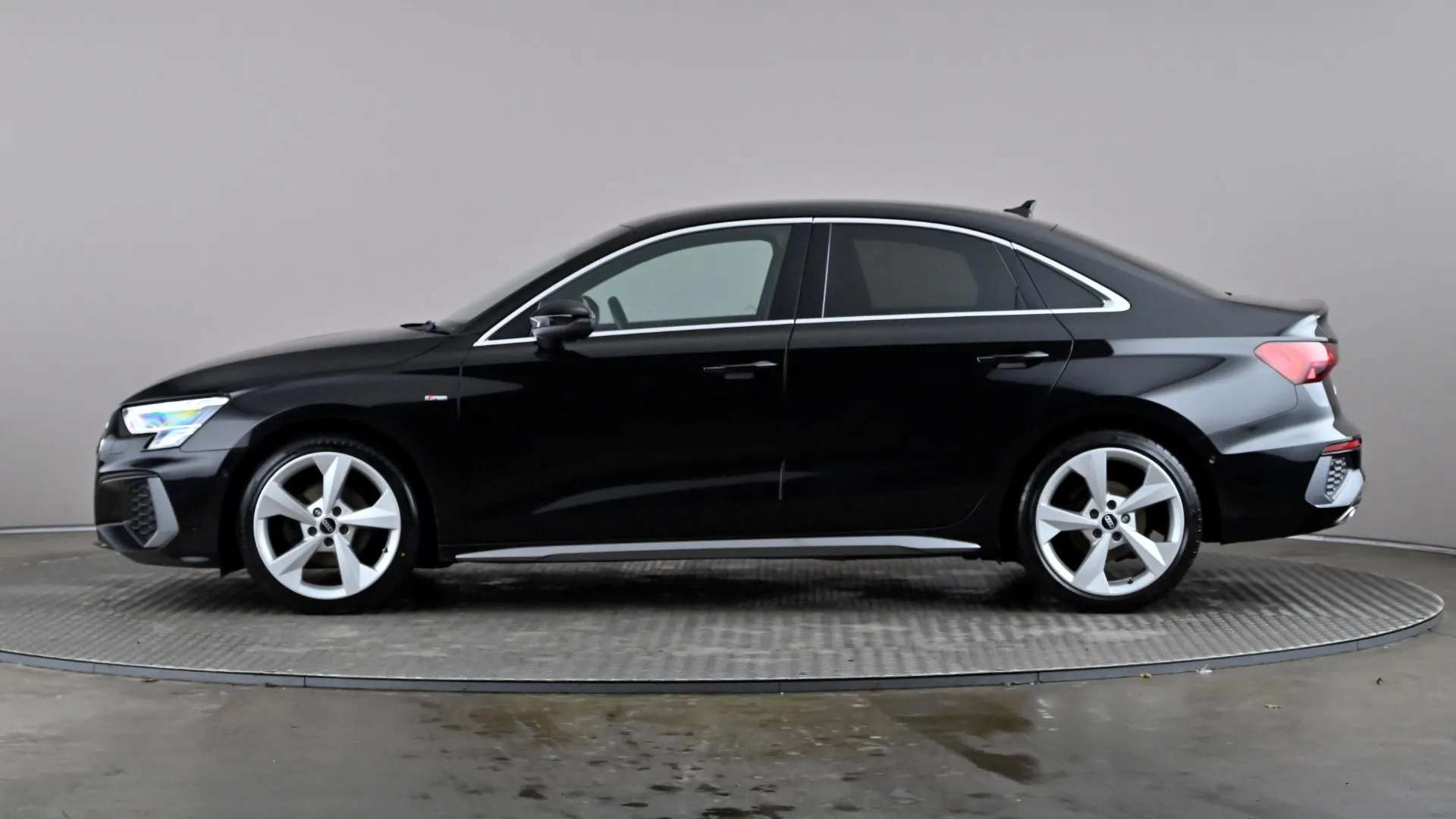 A 2021 AUDI A3 30 TFSI S Line S Tronic A 2021 AUDI A3 30 TFSI S Line S Tronic