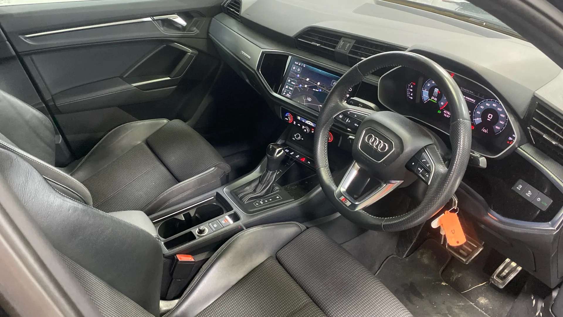 A 2019 AUDI Q3 45 TFSI Quattro S Line S Tronic A 2019 AUDI Q3 45 TFSI Quattro S Line S Tronic