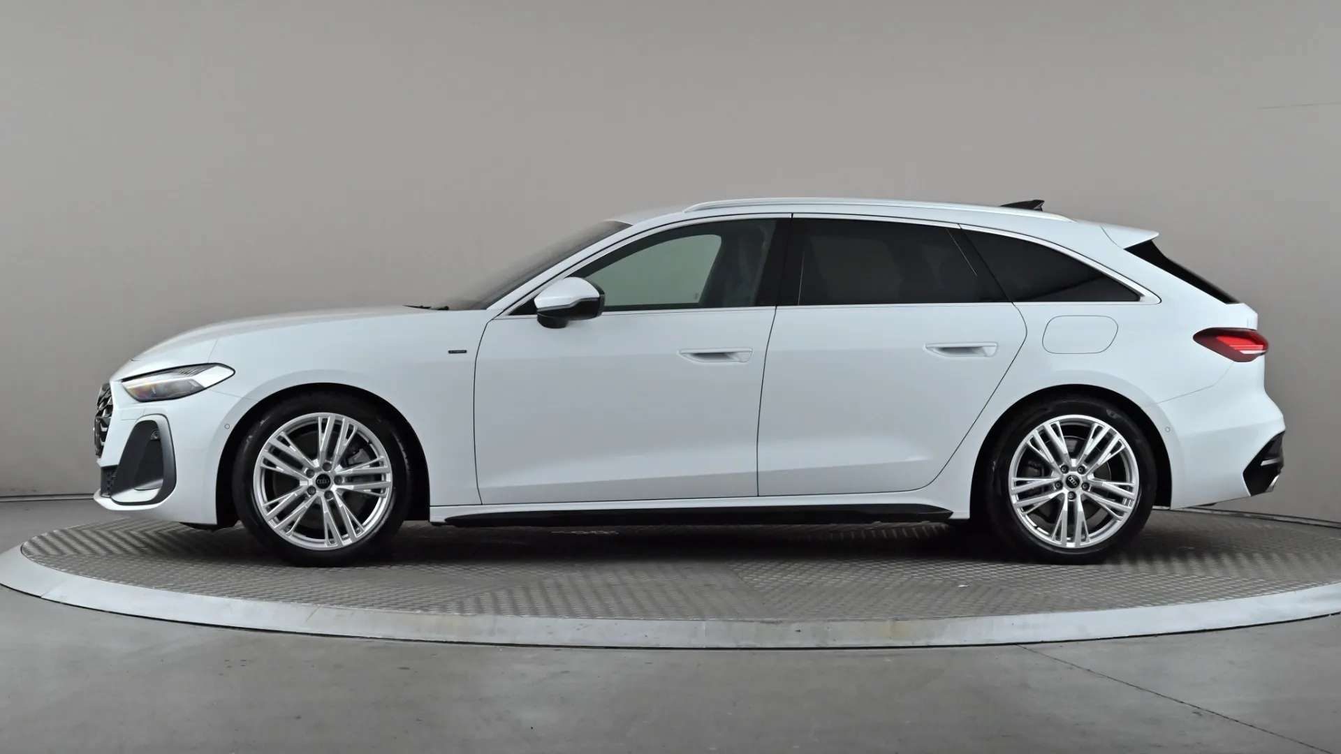 A 2025 AUDI A5 2.0 TFSI 299 e Quattro S line S Tronic A 2025 AUDI A5 2.0 TFSI 299 e Quattro S line S Tronic