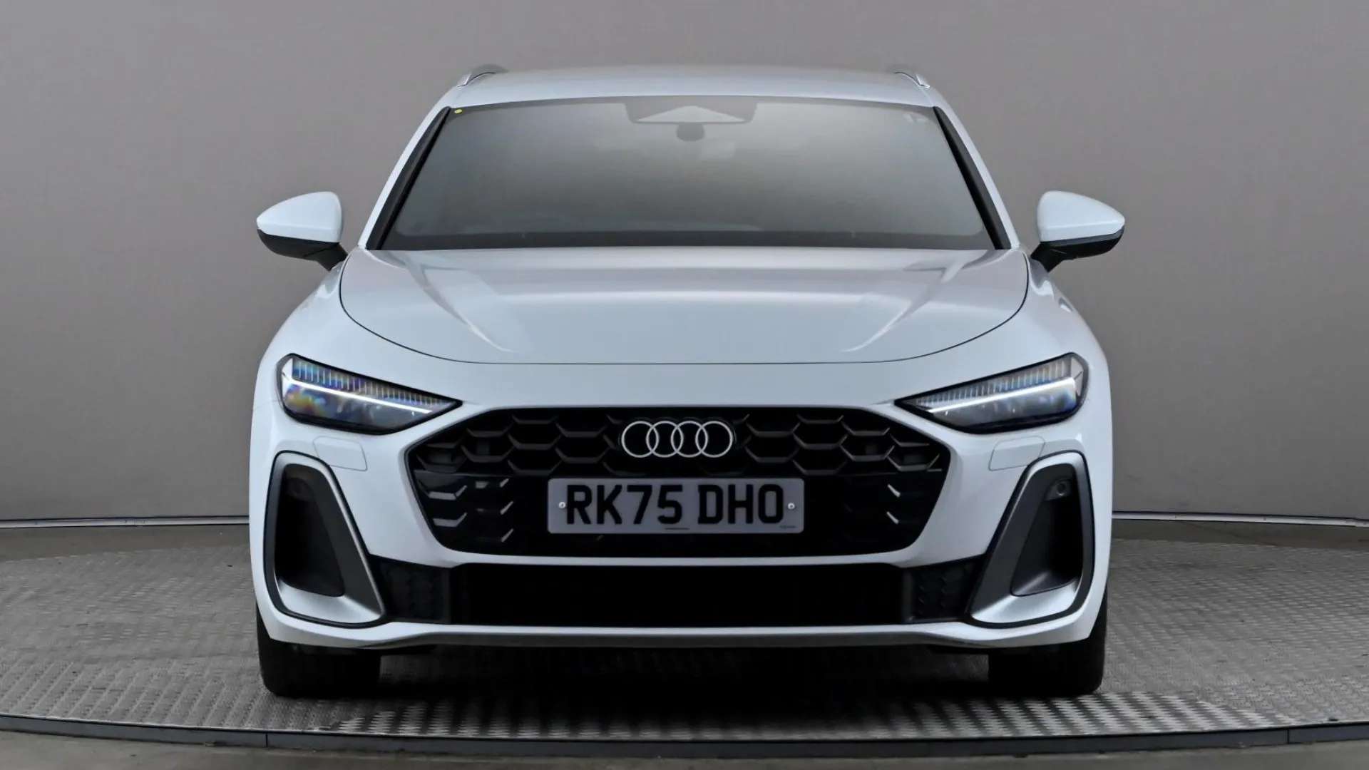 A 2025 AUDI A5 2.0 TFSI 299 e Quattro S line S Tronic A 2025 AUDI A5 2.0 TFSI 299 e Quattro S line S Tronic