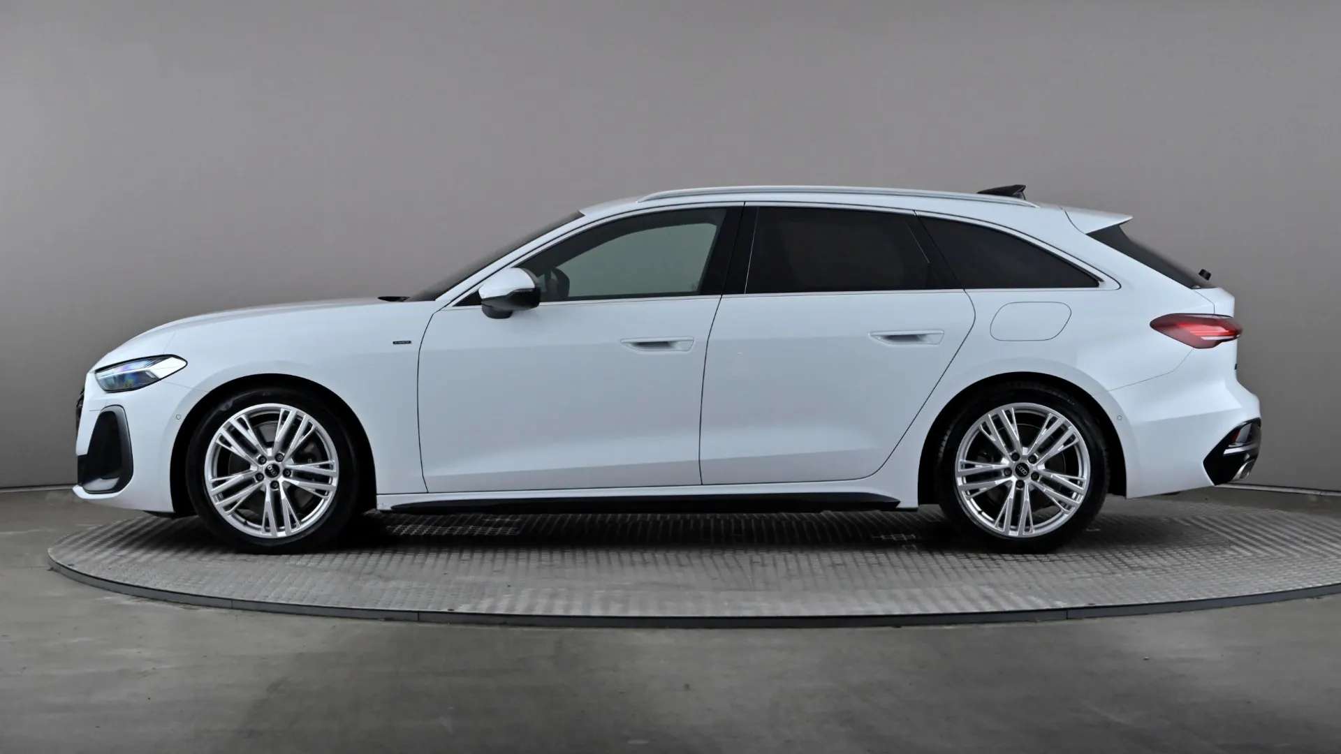 A 2025 AUDI A5 2.0 TFSI 299 e Quattro S line S Tronic A 2025 AUDI A5 2.0 TFSI 299 e Quattro S line S Tronic