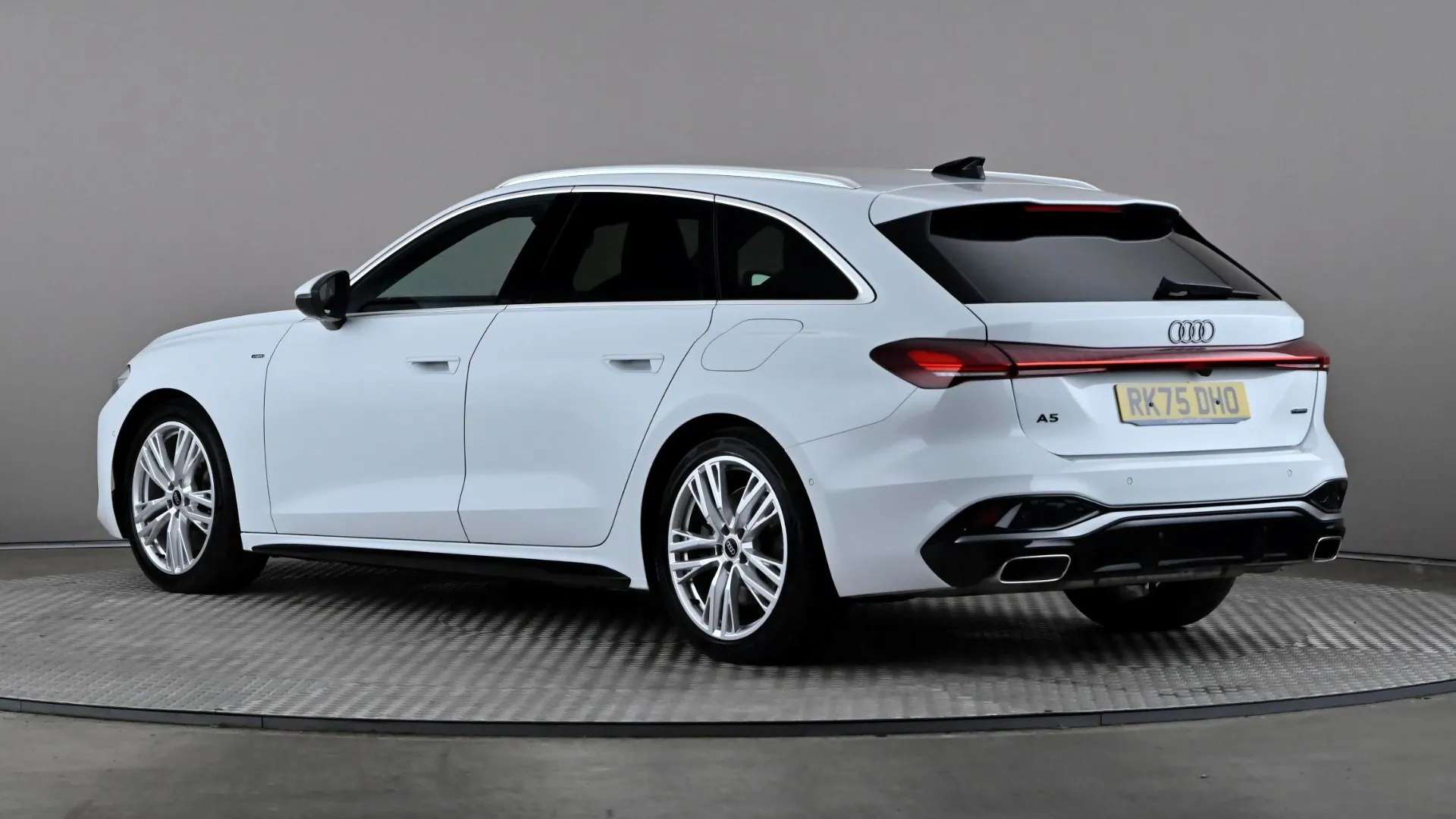 A 2025 AUDI A5 2.0 TFSI 299 e Quattro S line S Tronic A 2025 AUDI A5 2.0 TFSI 299 e Quattro S line S Tronic