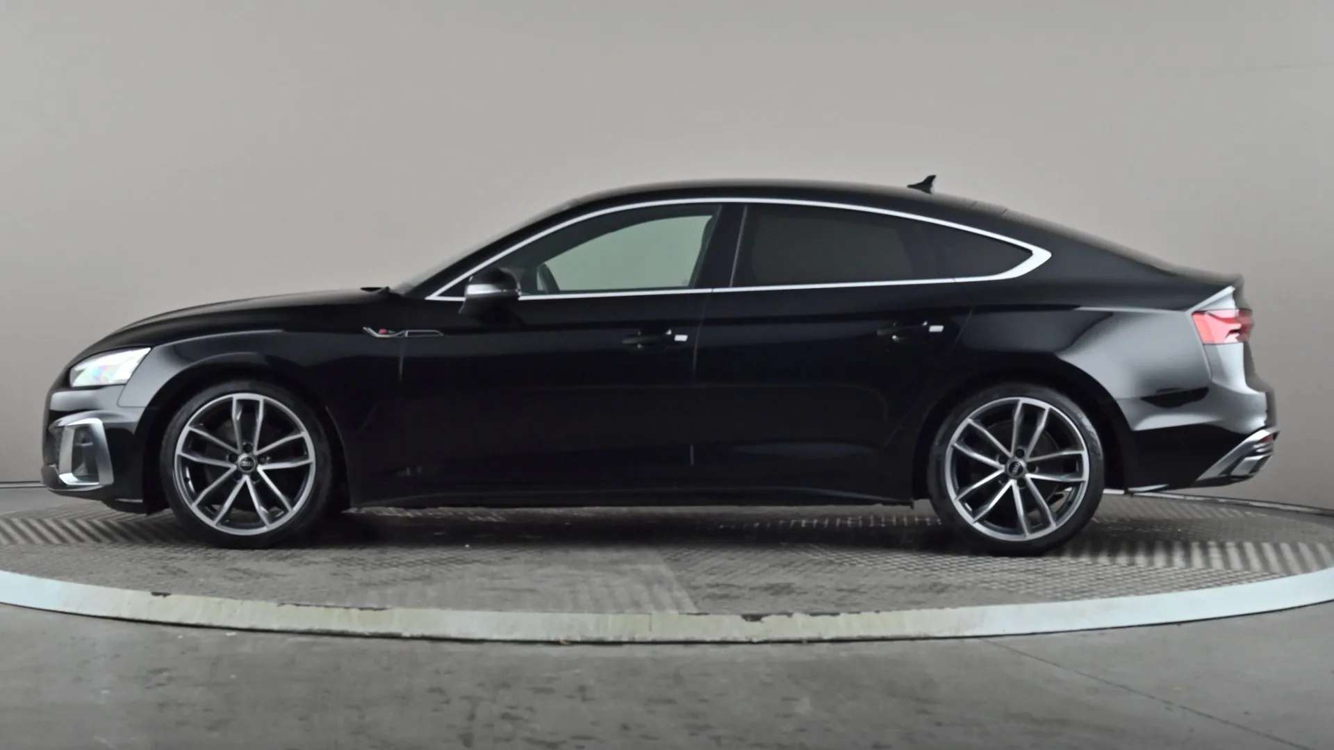 A 2022 AUDI A5 35 TDI S Line S Tronic A 2022 AUDI A5 35 TDI S Line S Tronic