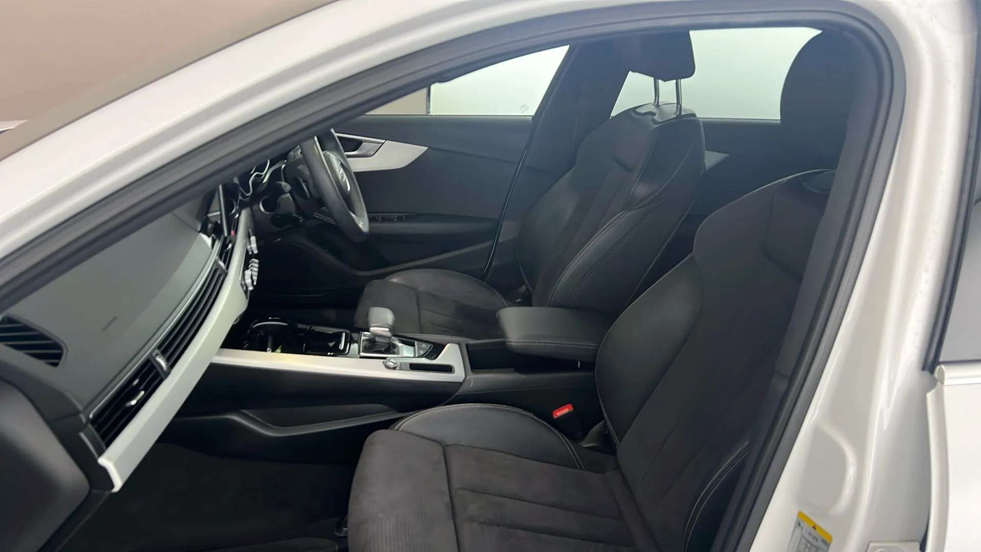 2023 AUDI A4 2023 AUDI A4
