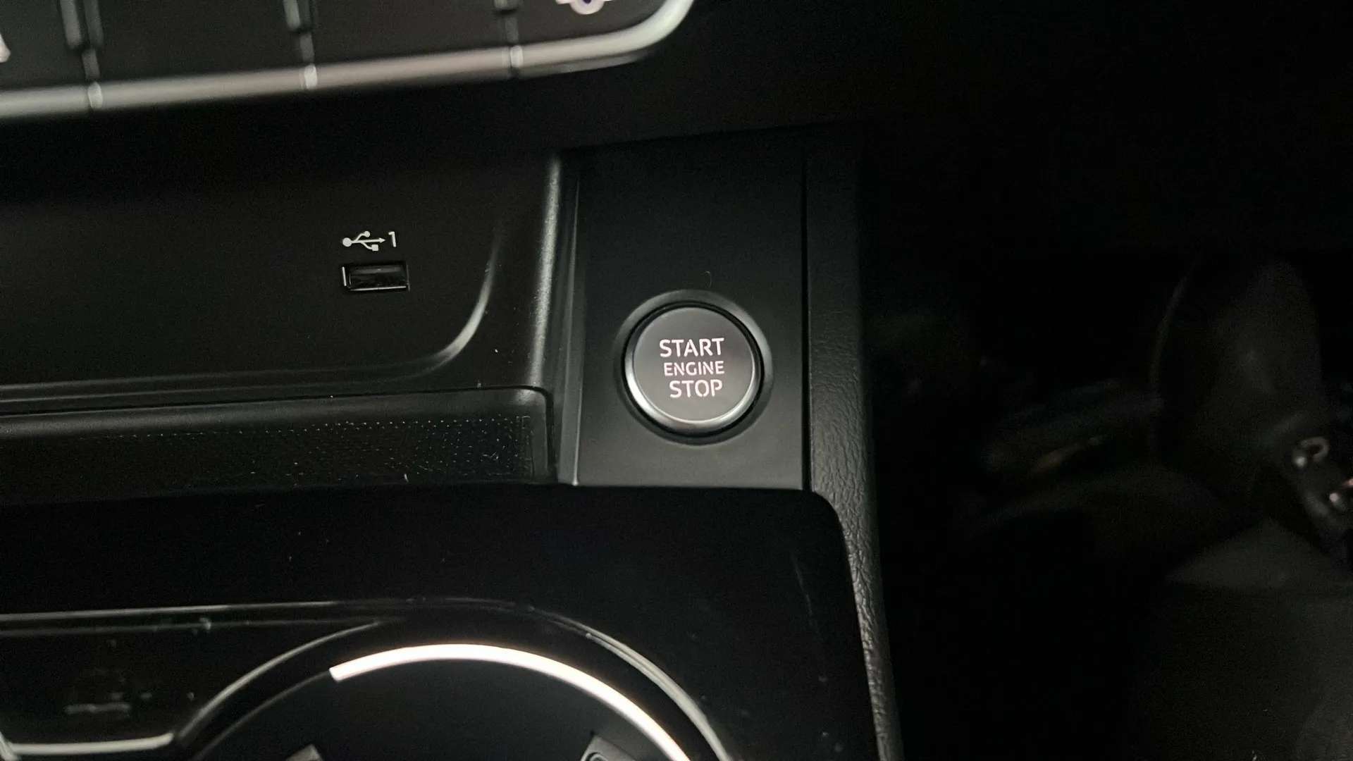 2023 AUDI A4 2023 AUDI A4