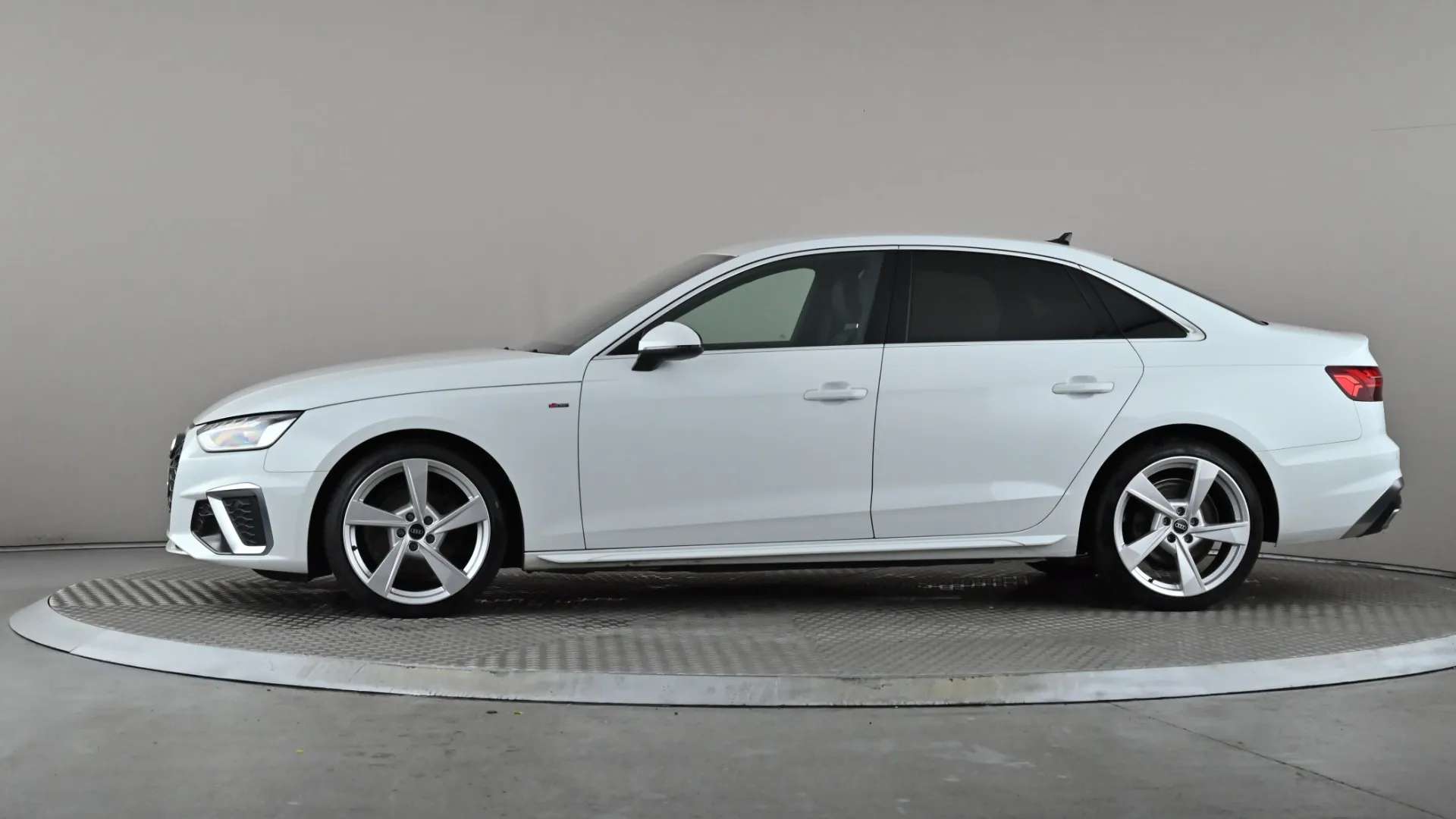 A 2022 AUDI A4 35 TFSI S Line S Tronic A 2022 AUDI A4 35 TFSI S Line S Tronic