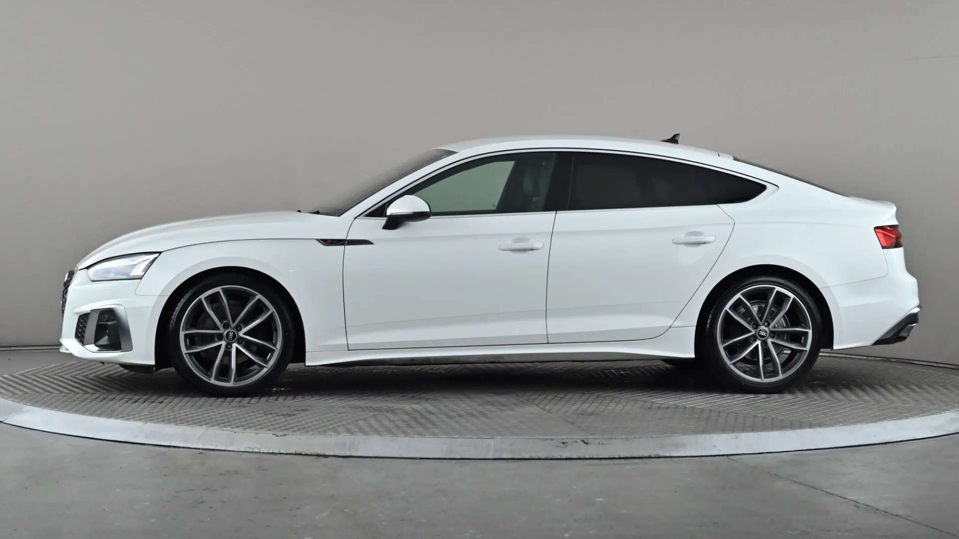 A 2021 AUDI A5 35 TDI S Line S Tronic A 2021 AUDI A5 35 TDI S Line S Tronic