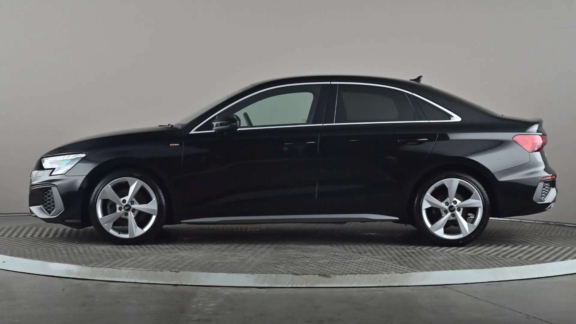 A 2020 AUDI A3 35 TFSI S Line S Tronic A 2020 AUDI A3 35 TFSI S Line S Tronic