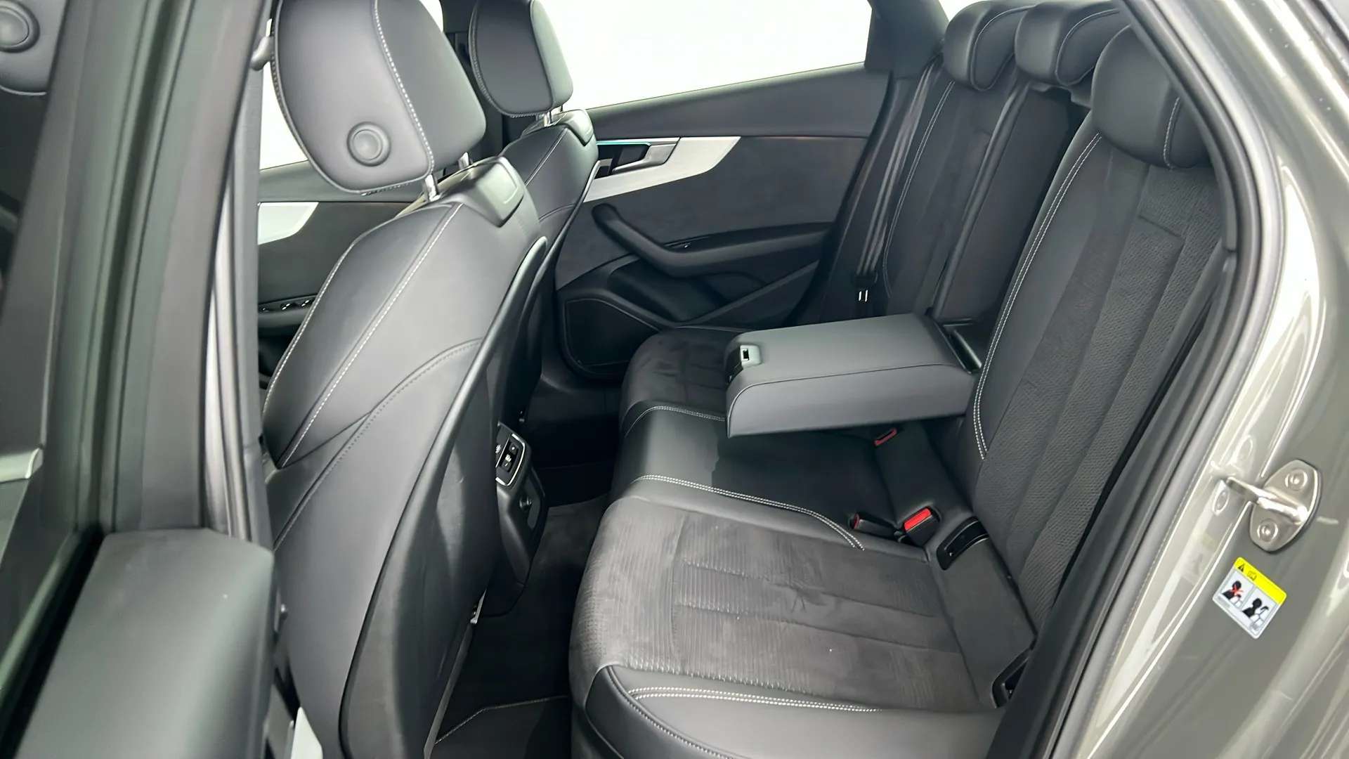 2023 AUDI A4 2023 AUDI A4