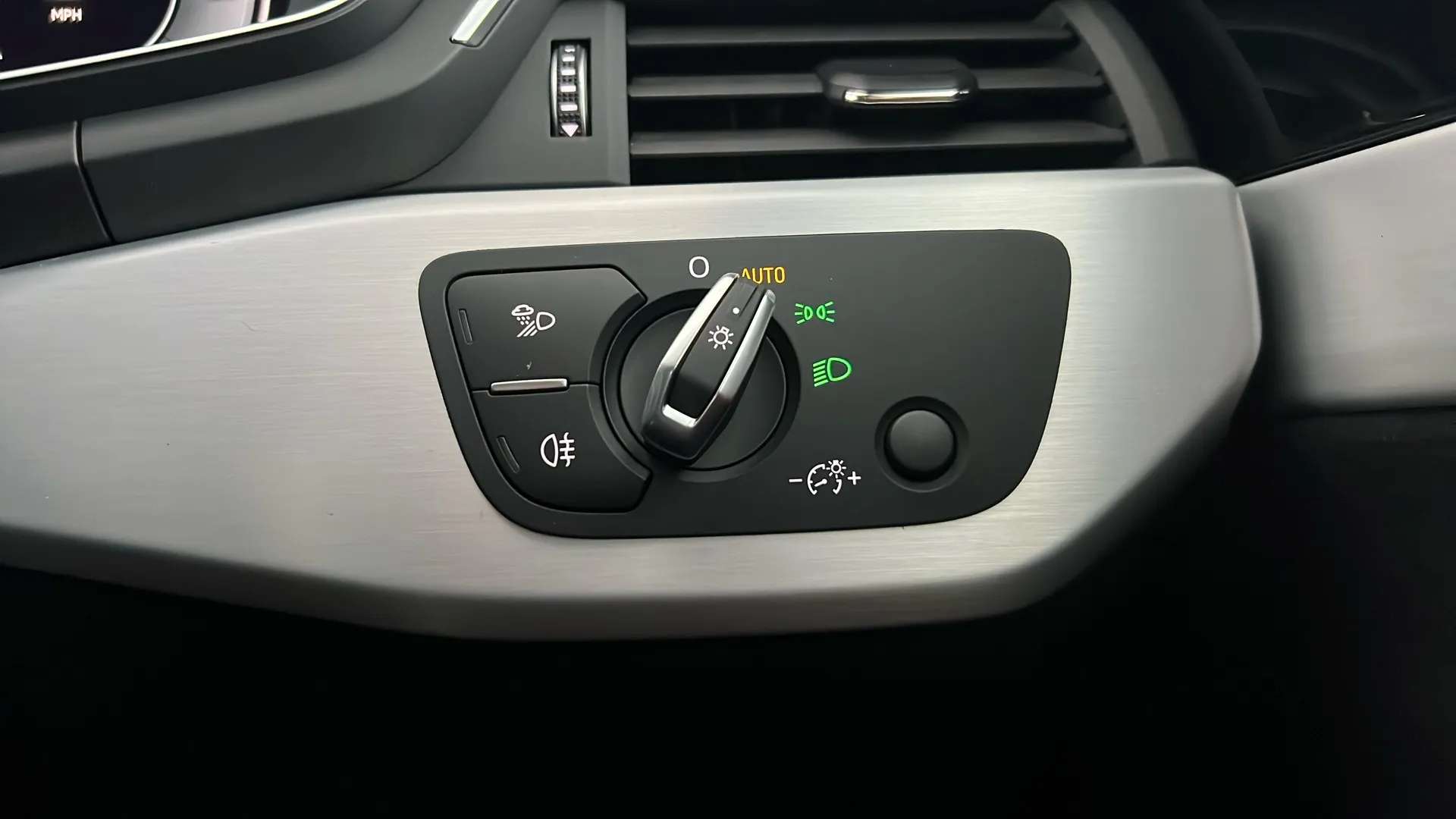 2023 AUDI A4 2023 AUDI A4