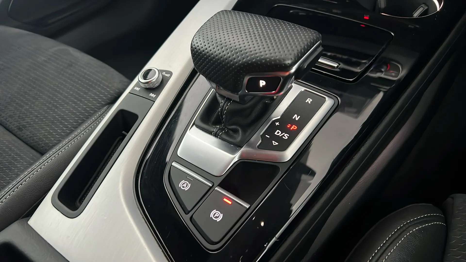 2023 AUDI A4 2023 AUDI A4