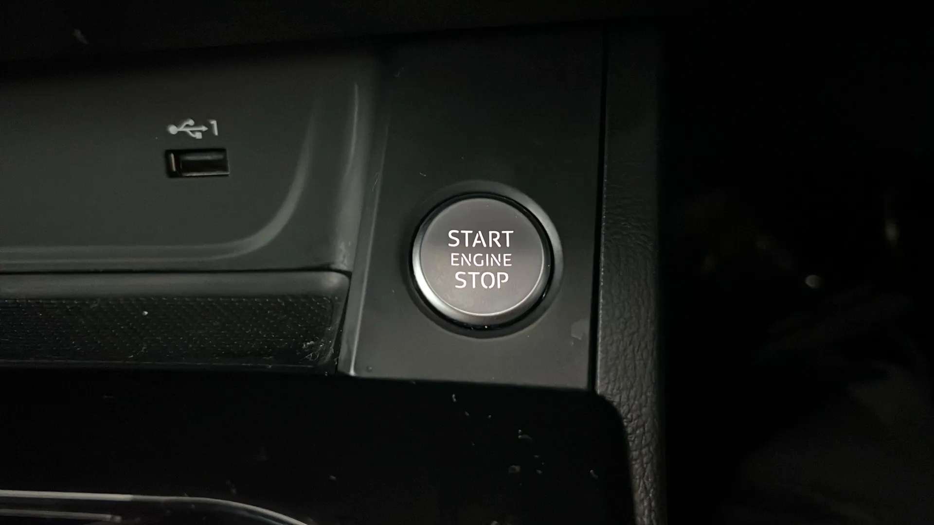 2023 AUDI A4 2023 AUDI A4