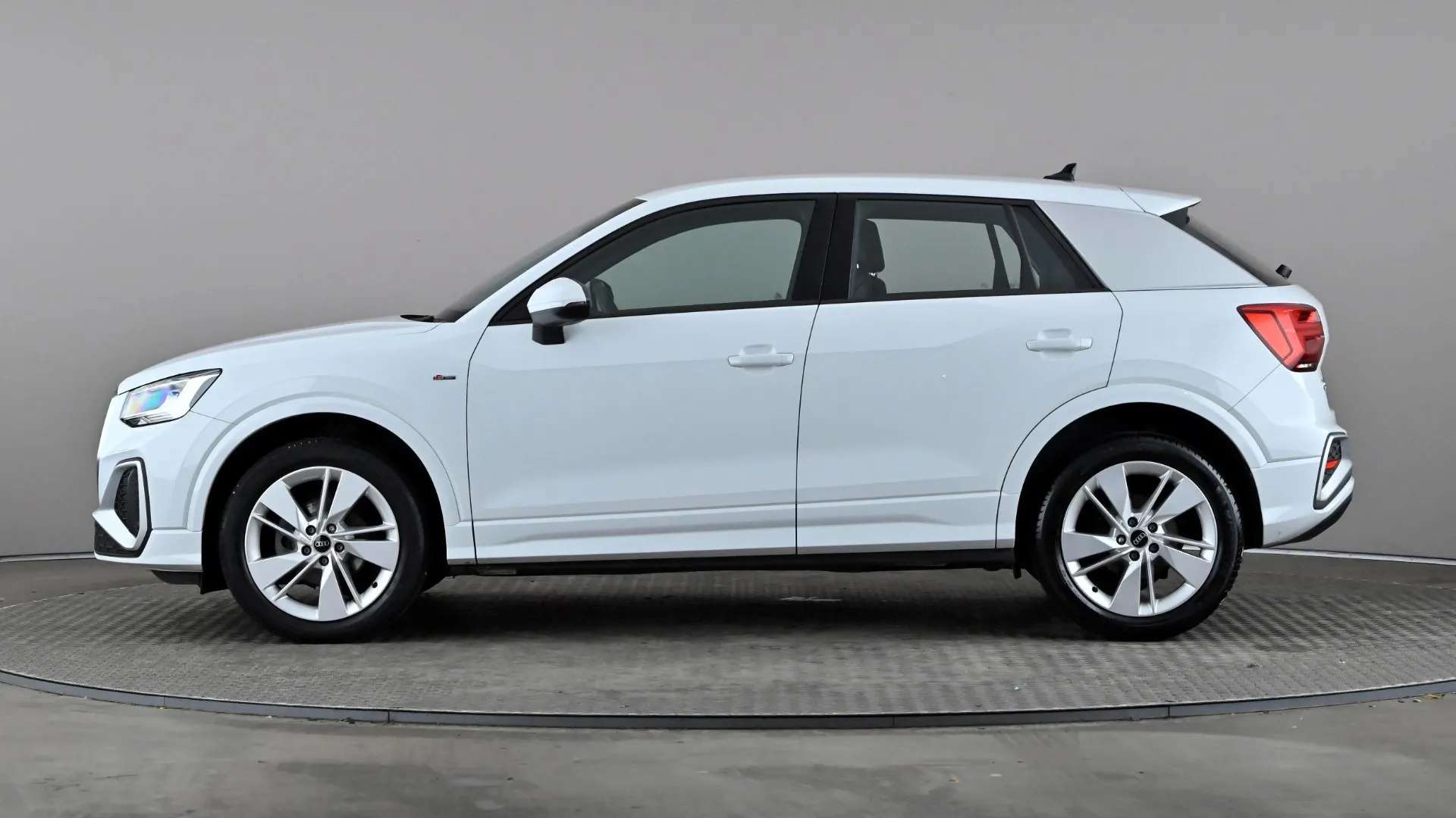 A 2022 AUDI Q2 35 TFSI S Line S Tronic A 2022 AUDI Q2 35 TFSI S Line S Tronic