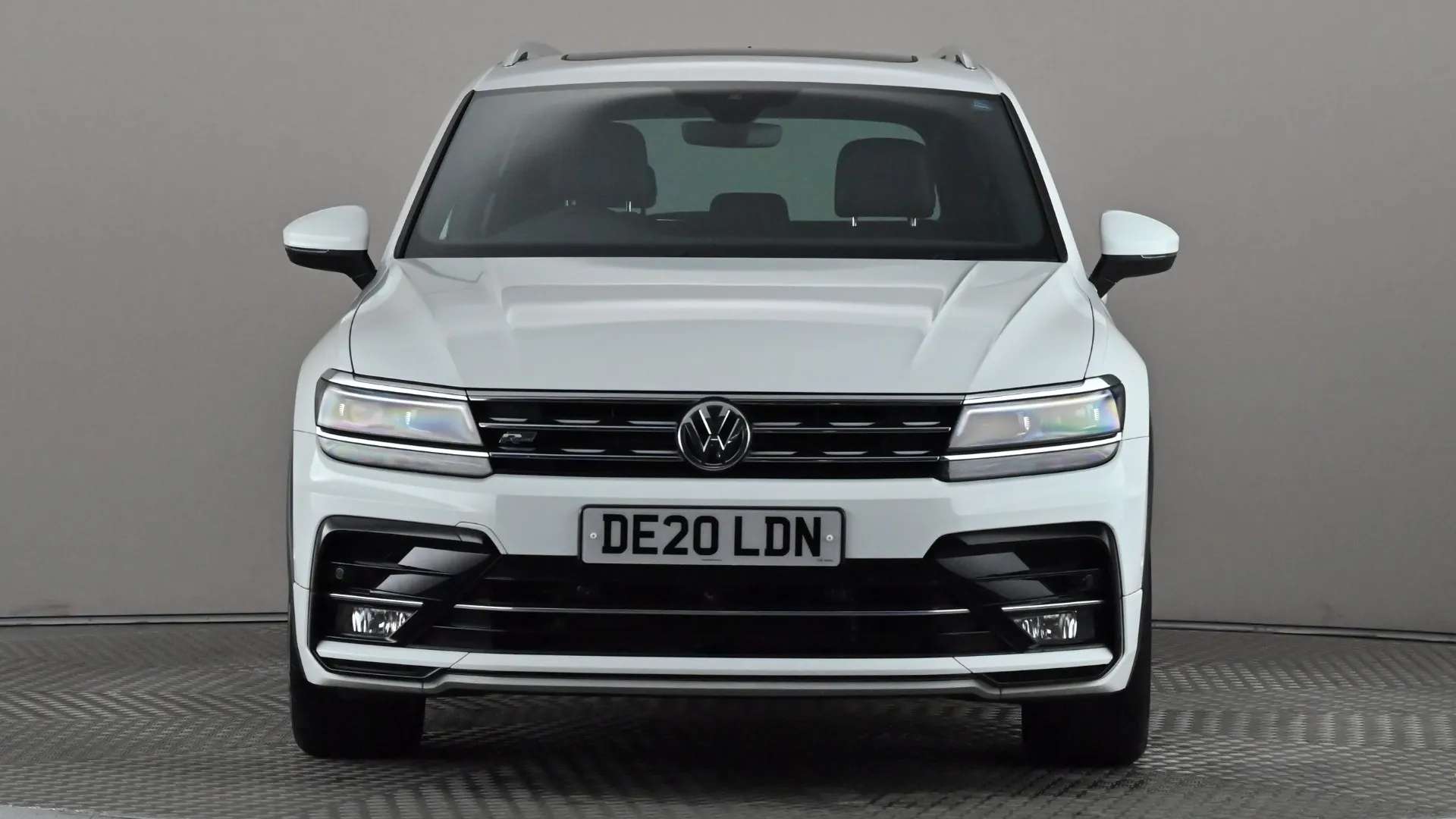 A 2020 VOLKSWAGEN TIGUAN 2.0 TDi 150 4Motion R-Line Tech DSG A 2020 VOLKSWAGEN TIGUAN 2.0 TDi 150 4Motion R-Line Tech DSG