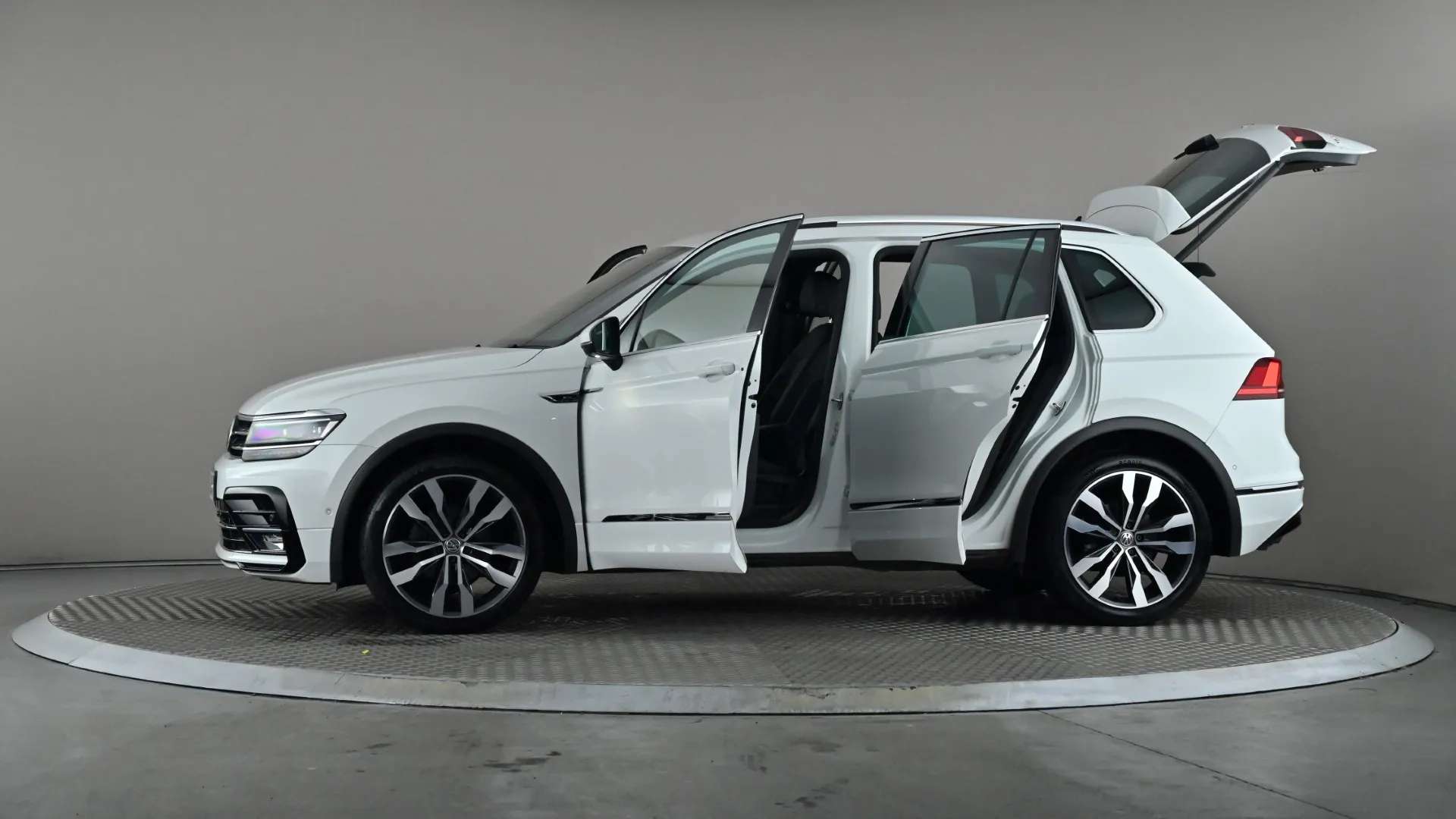 2020 VOLKSWAGEN TIGUAN 2020 VOLKSWAGEN TIGUAN
