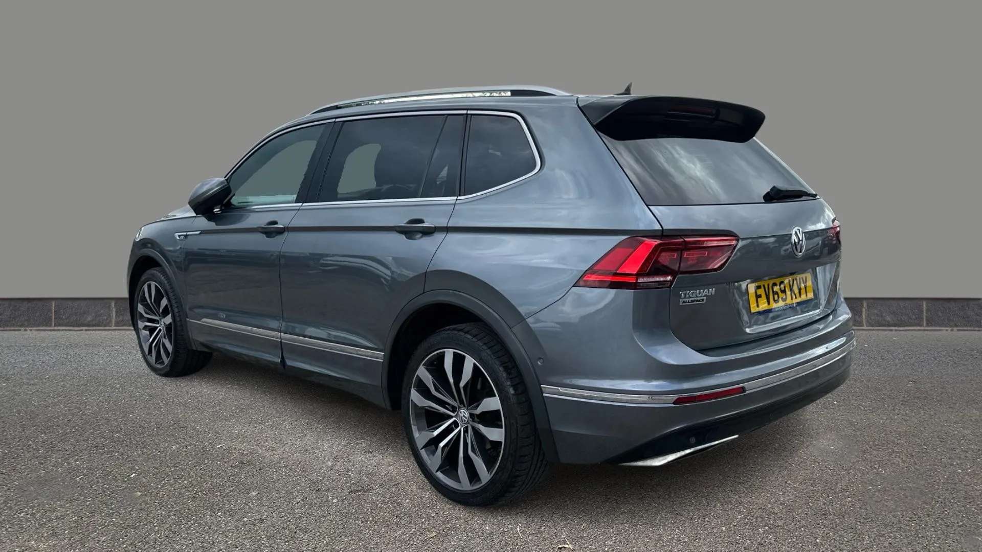 A 2020 VOLKSWAGEN TIGUAN ALLSPACE 1.5 TSI EVO R-Line Tech DSG A 2020 VOLKSWAGEN TIGUAN ALLSPACE 1.5 TSI EVO R-Line Tech DSG