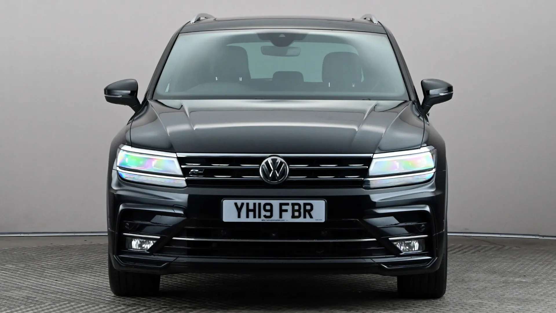 A 2019 VOLKSWAGEN TIGUAN 2.0 TDi 150 R-Line Tech DSG A 2019 VOLKSWAGEN TIGUAN 2.0 TDi 150 R-Line Tech DSG