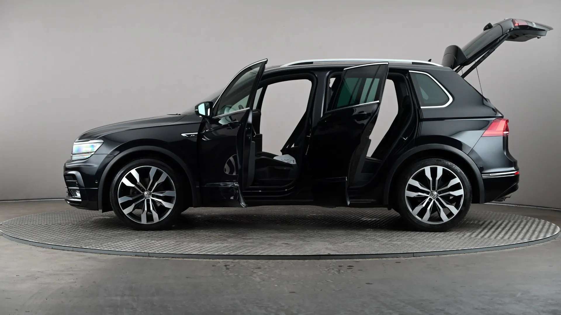 2019 VOLKSWAGEN TIGUAN 2019 VOLKSWAGEN TIGUAN