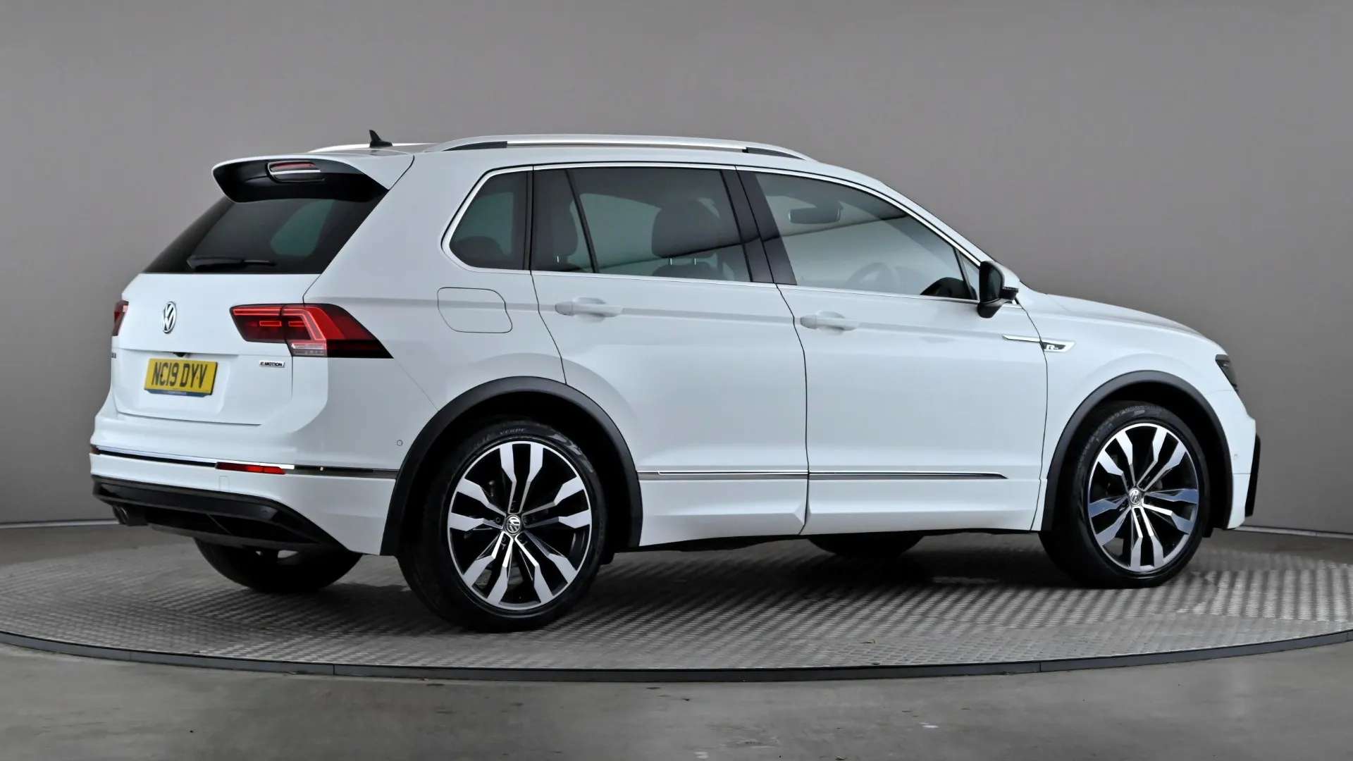 2019 VOLKSWAGEN TIGUAN 2019 VOLKSWAGEN TIGUAN