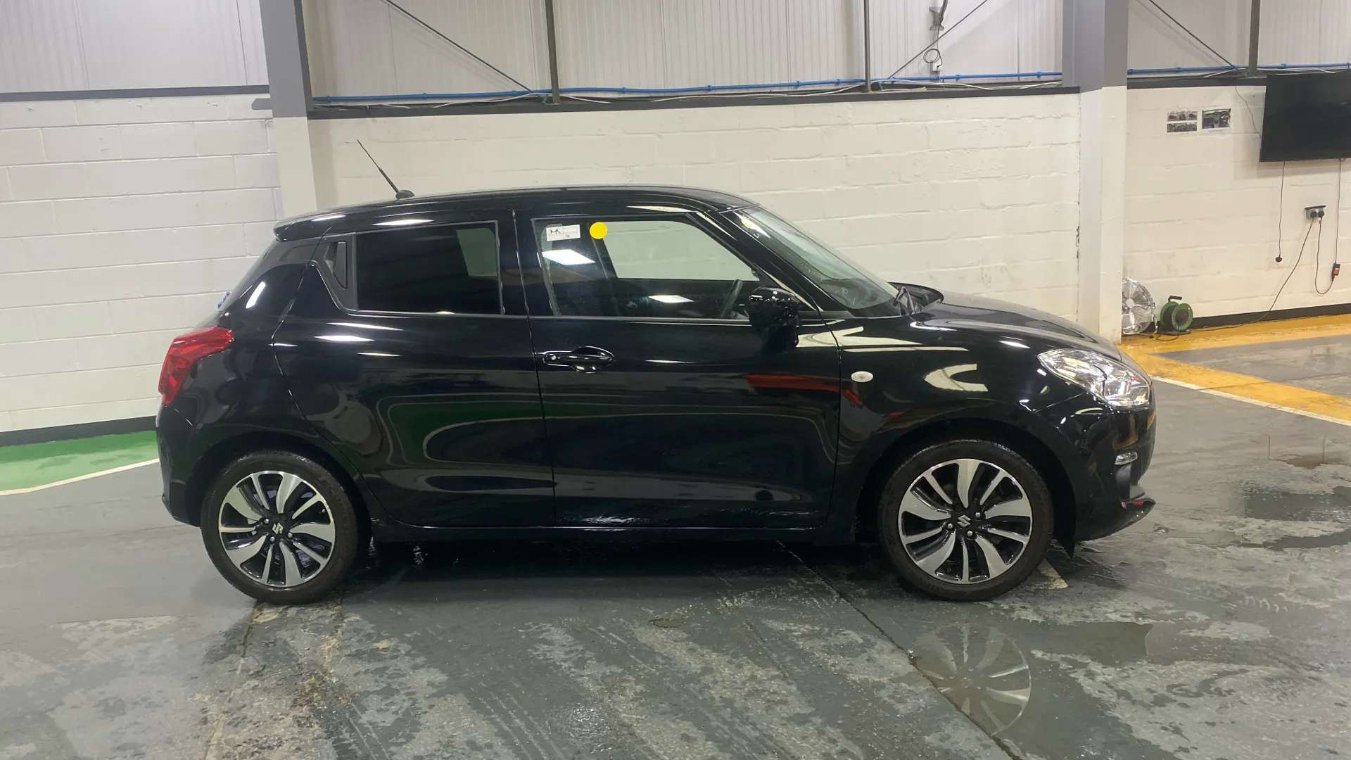 A 2020 SUZUKI SWIFT 1.2 Dualjet SHVS SZ-T A 2020 SUZUKI SWIFT 1.2 Dualjet SHVS SZ-T