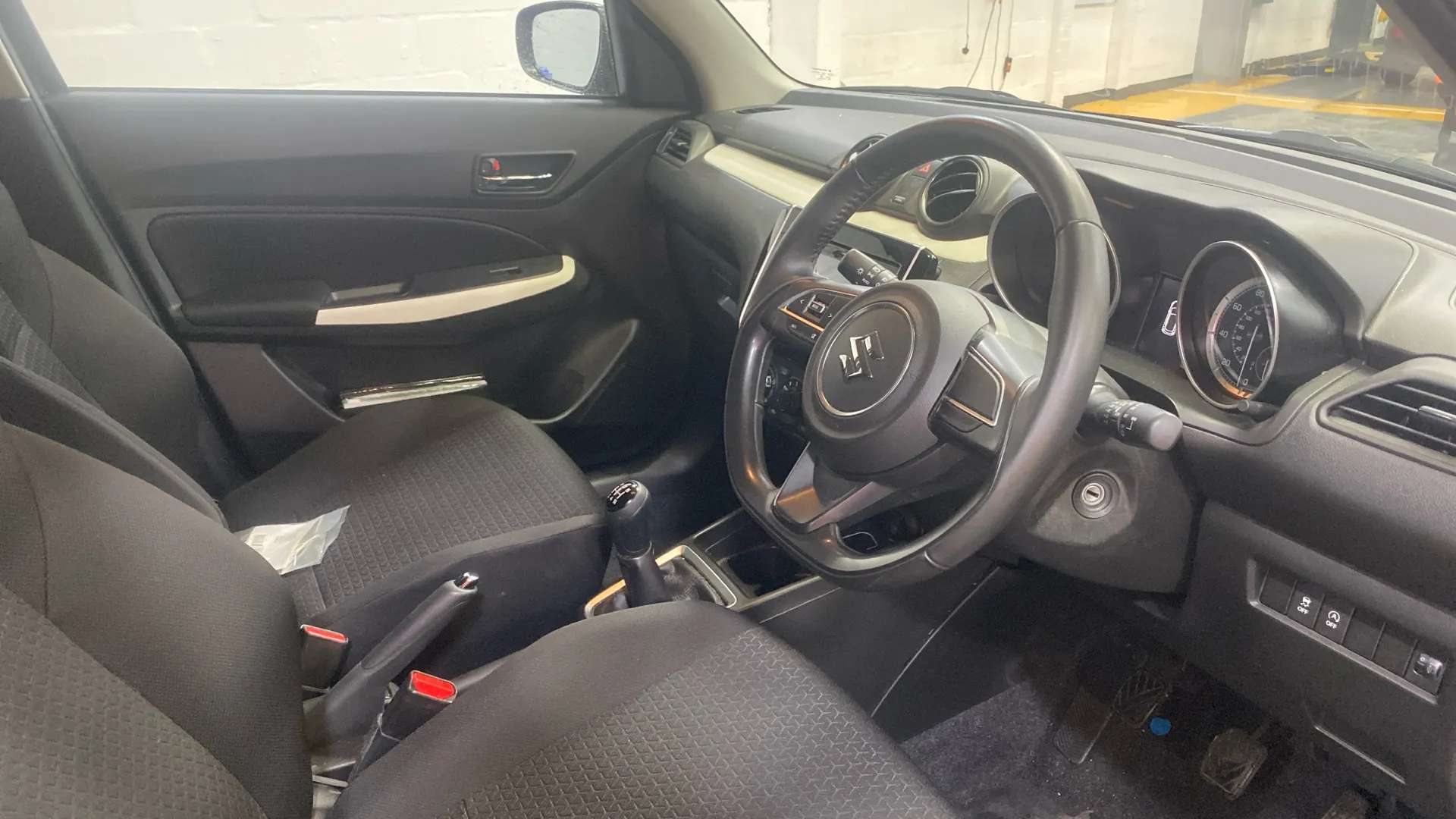 A 2020 SUZUKI SWIFT 1.2 Dualjet SHVS SZ-T A 2020 SUZUKI SWIFT 1.2 Dualjet SHVS SZ-T