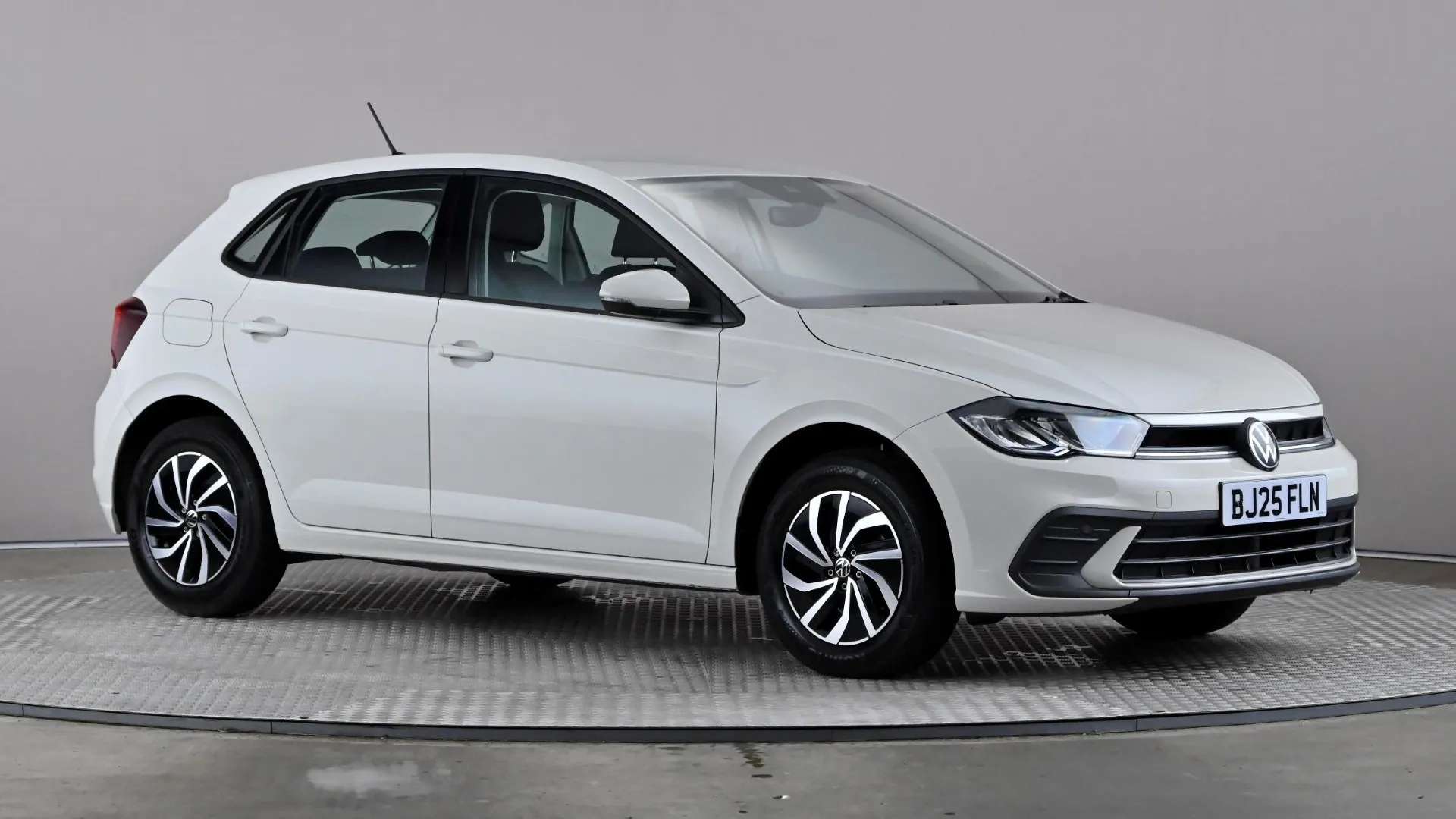 A 2025 VOLKSWAGEN POLO 1.0 TSI Life A 2025 VOLKSWAGEN POLO 1.0 TSI Life