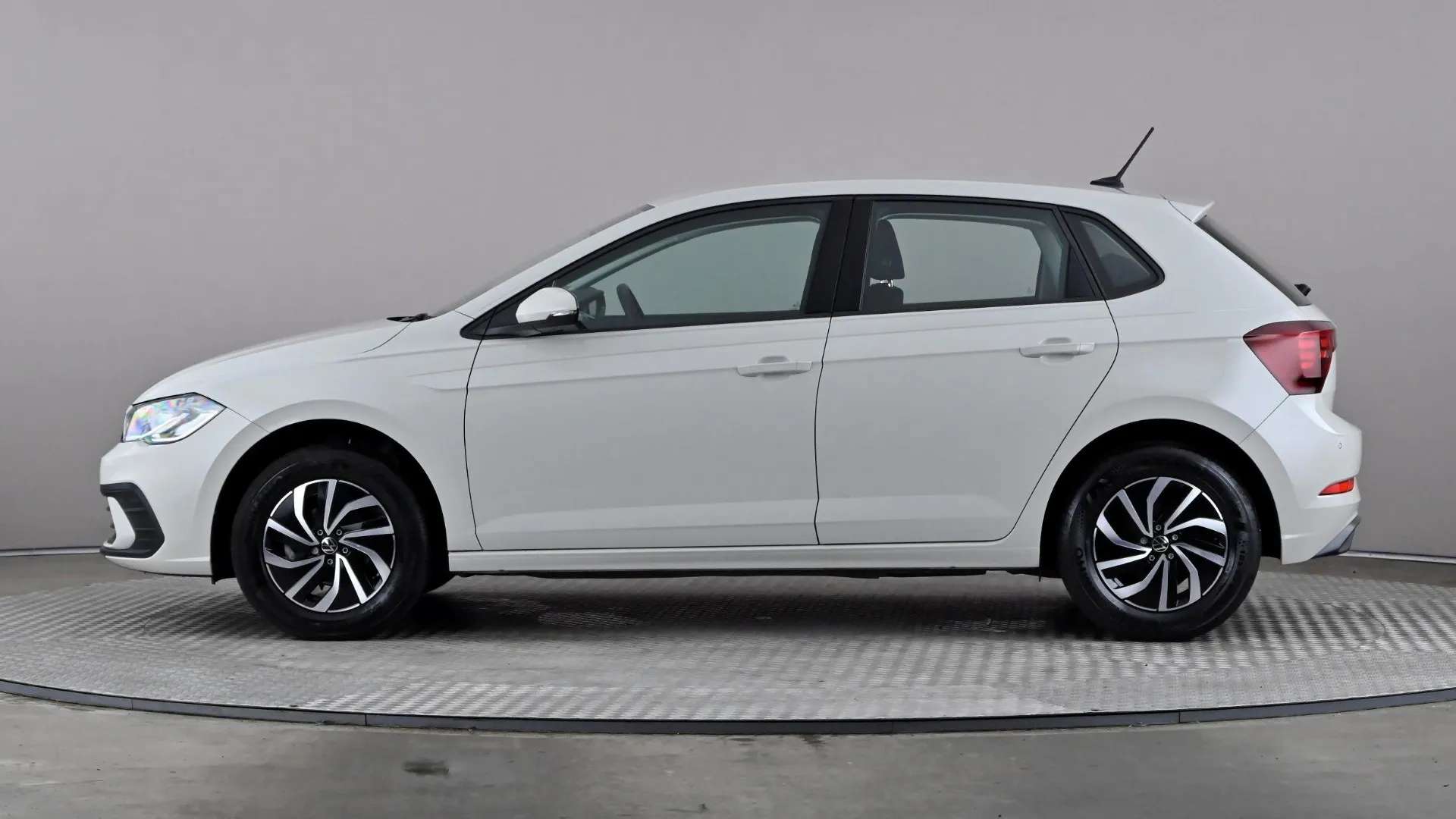 A 2025 VOLKSWAGEN POLO 1.0 TSI Life A 2025 VOLKSWAGEN POLO 1.0 TSI Life