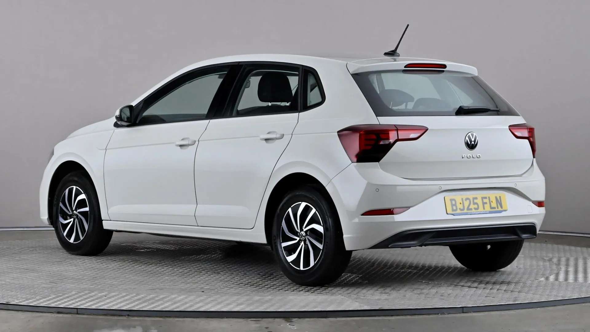 A 2025 VOLKSWAGEN POLO 1.0 TSI Life A 2025 VOLKSWAGEN POLO 1.0 TSI Life