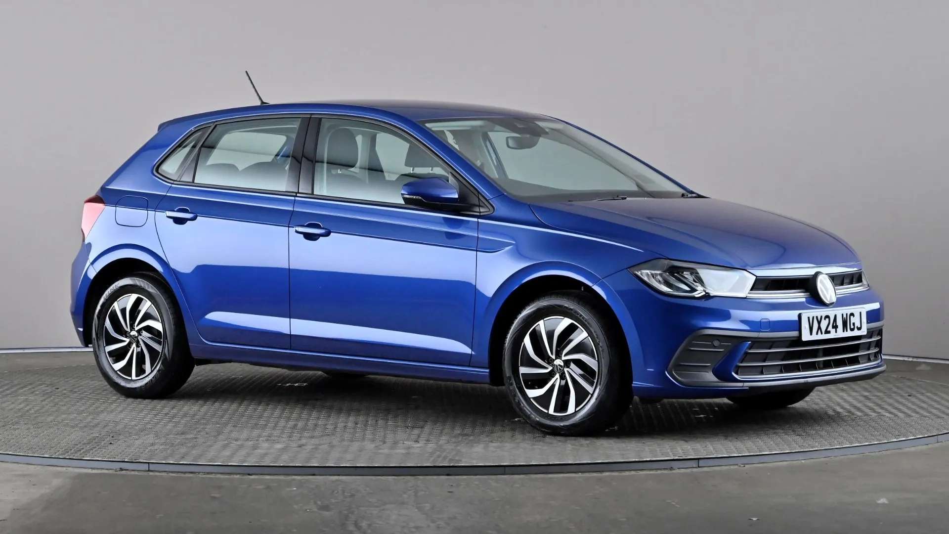A 2024 VOLKSWAGEN POLO 1.0 TSI Life A 2024 VOLKSWAGEN POLO 1.0 TSI Life