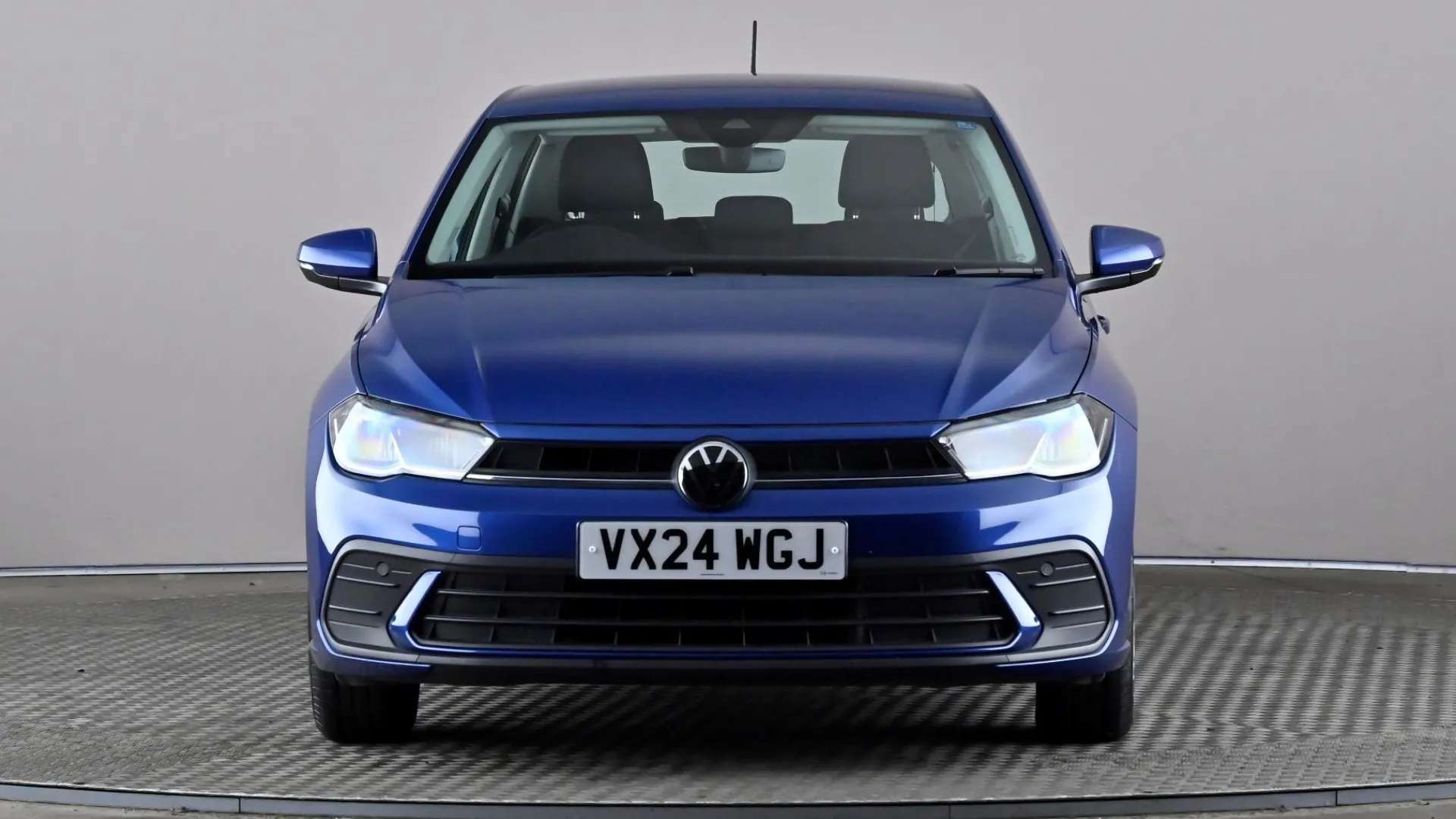A 2024 VOLKSWAGEN POLO 1.0 TSI Life A 2024 VOLKSWAGEN POLO 1.0 TSI Life