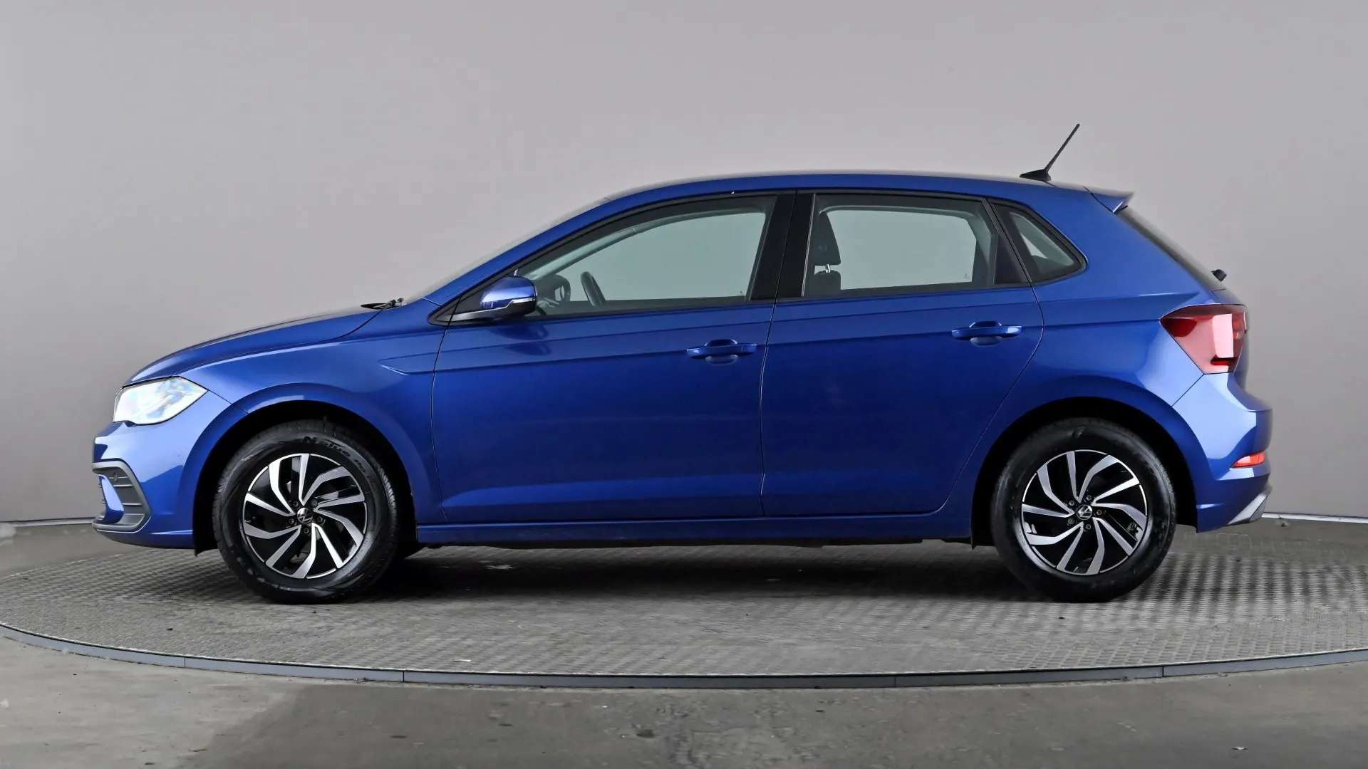 A 2024 VOLKSWAGEN POLO 1.0 TSI Life A 2024 VOLKSWAGEN POLO 1.0 TSI Life