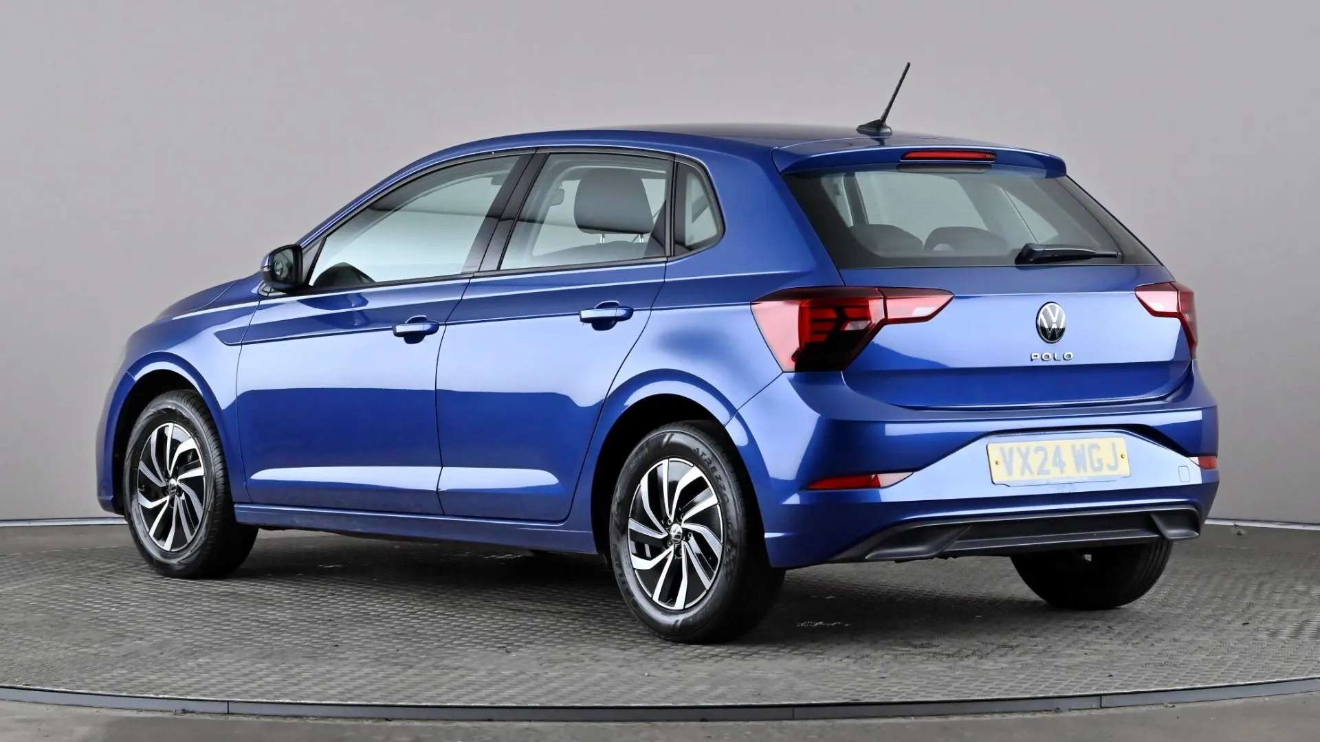 A 2024 VOLKSWAGEN POLO 1.0 TSI Life A 2024 VOLKSWAGEN POLO 1.0 TSI Life