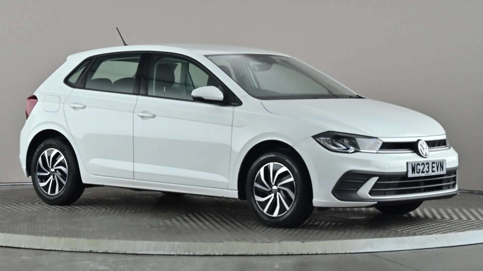A 2023 VOLKSWAGEN POLO 1.0 TSI Life A 2023 VOLKSWAGEN POLO 1.0 TSI Life