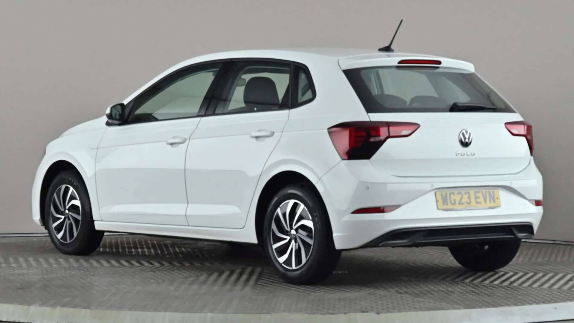 A 2023 VOLKSWAGEN POLO 1.0 TSI Life A 2023 VOLKSWAGEN POLO 1.0 TSI Life