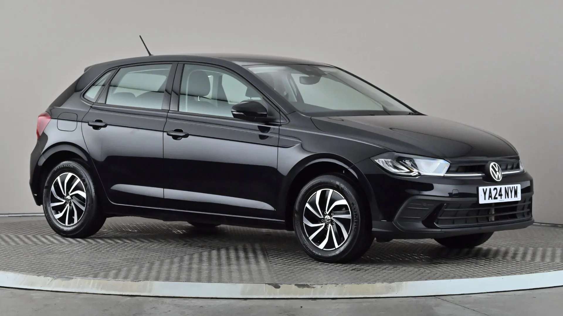 A 2024 VOLKSWAGEN POLO 1.0 TSI Life A 2024 VOLKSWAGEN POLO 1.0 TSI Life