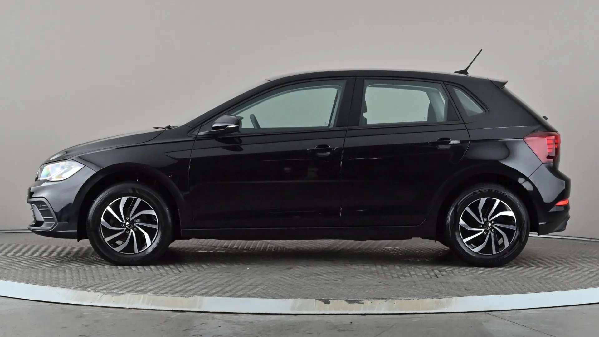A 2024 VOLKSWAGEN POLO 1.0 TSI Life A 2024 VOLKSWAGEN POLO 1.0 TSI Life