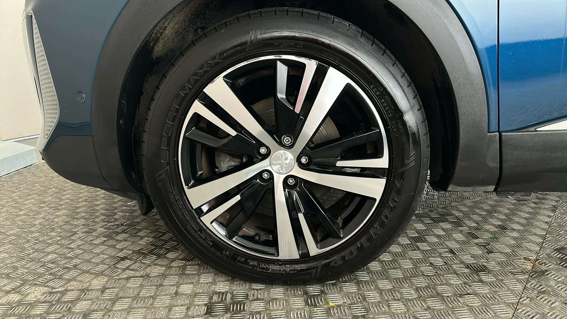 2023 PEUGEOT 5008 2023 PEUGEOT 5008