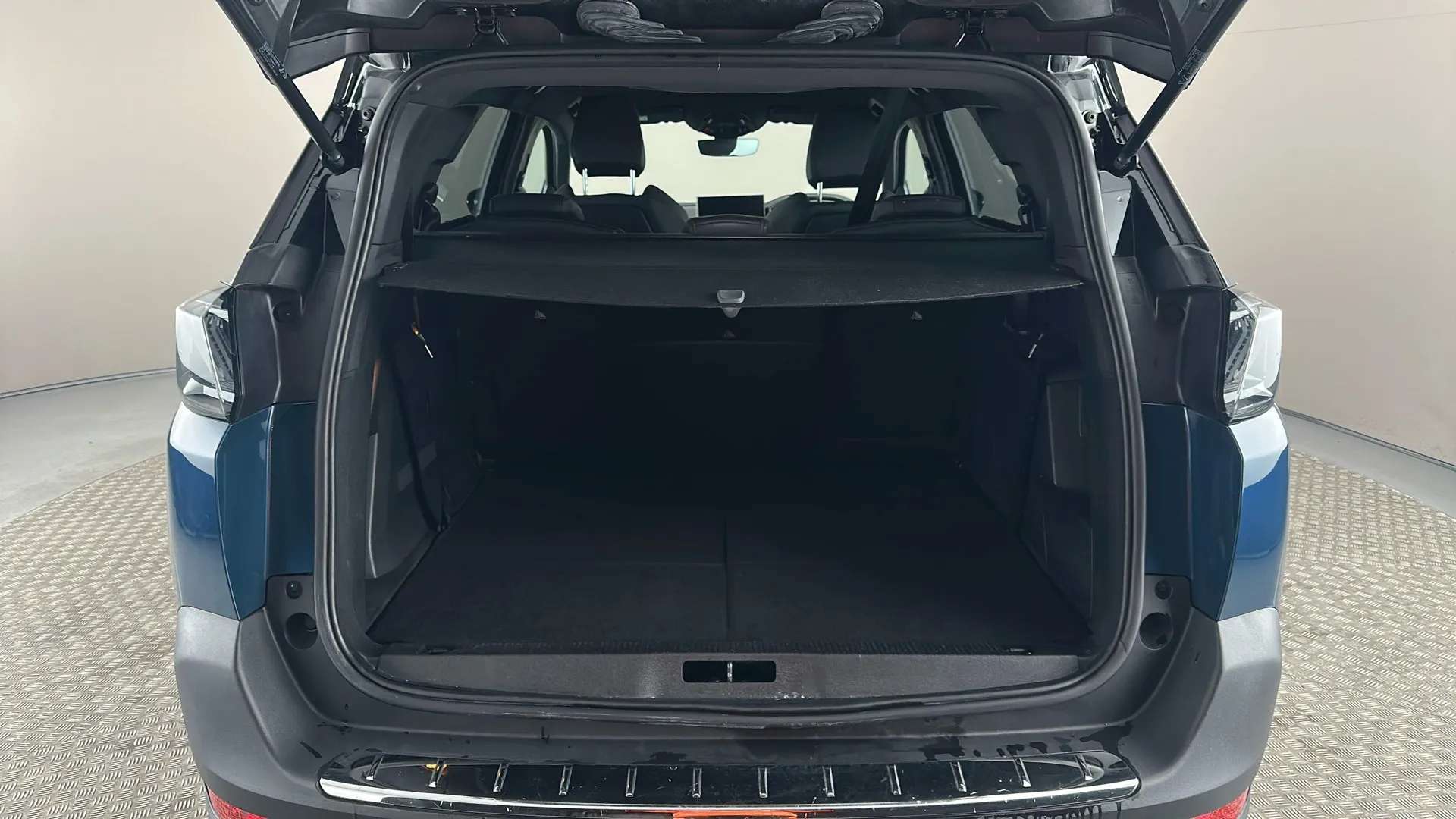 2023 PEUGEOT 5008 2023 PEUGEOT 5008