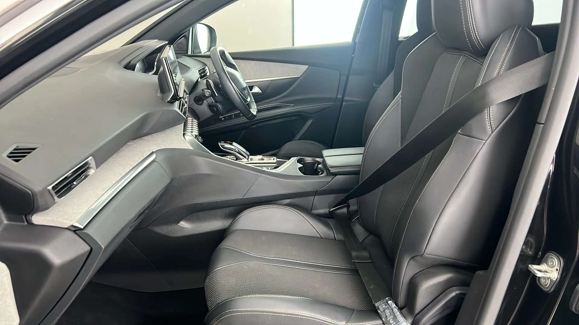 2023 PEUGEOT 5008 2023 PEUGEOT 5008