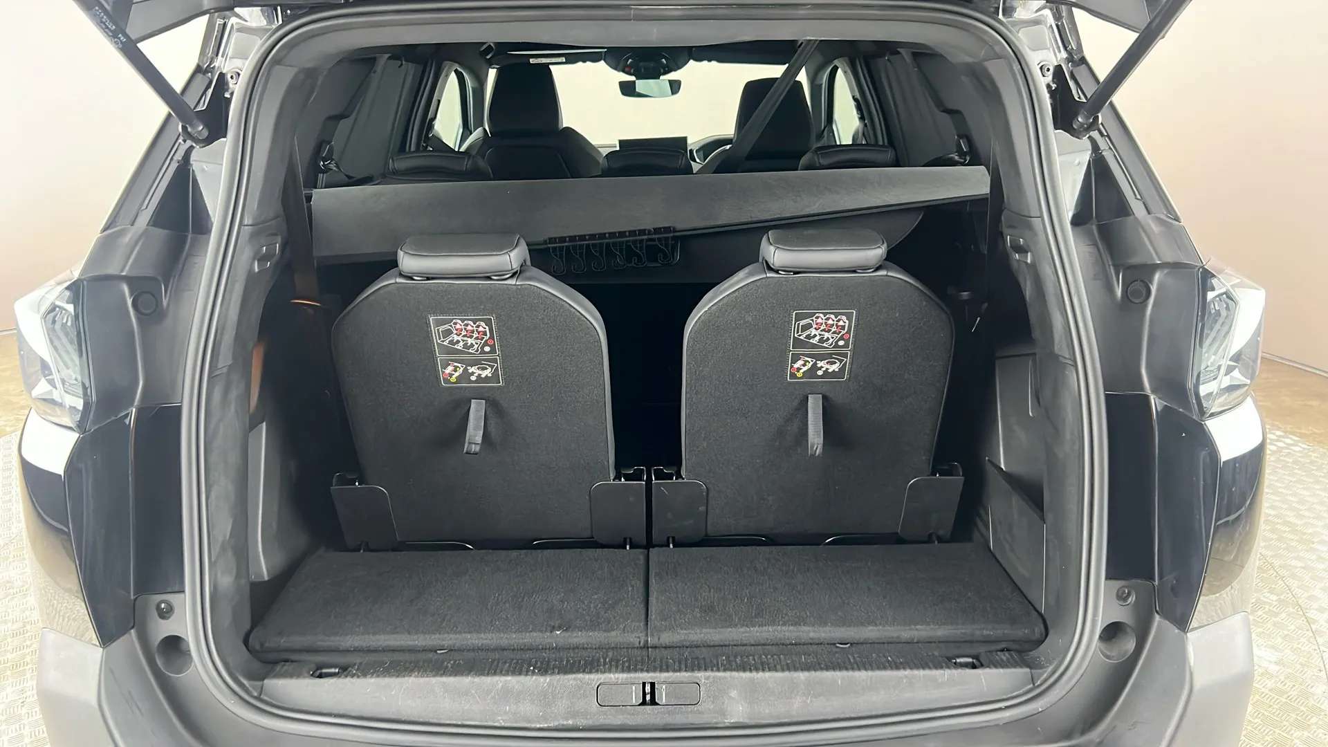 2023 PEUGEOT 5008 2023 PEUGEOT 5008