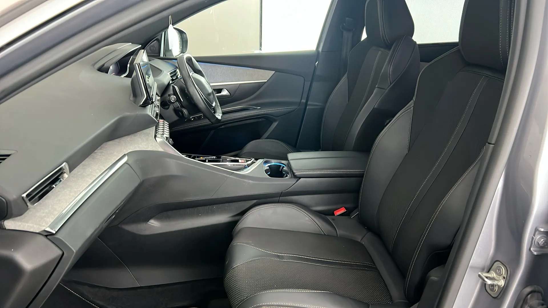 2023 PEUGEOT 5008 2023 PEUGEOT 5008