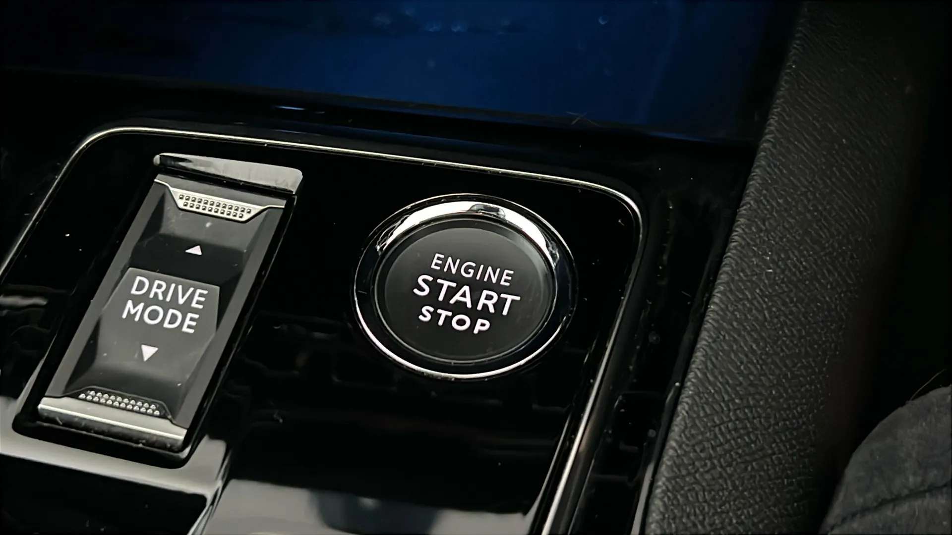 2023 PEUGEOT 5008 2023 PEUGEOT 5008