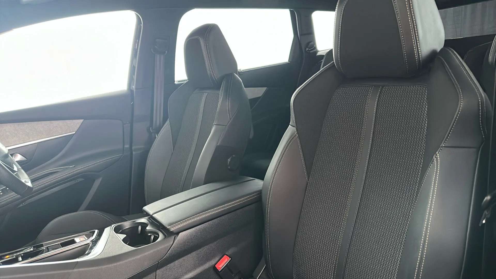 2023 PEUGEOT 5008 2023 PEUGEOT 5008
